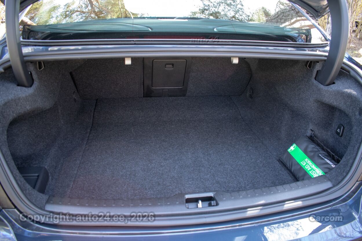 Volvo S60 AWD DARK ULTIMATE Intelli PRO Xenium 2.0 B5 MHEV KERS Kerghübriid 184 kW