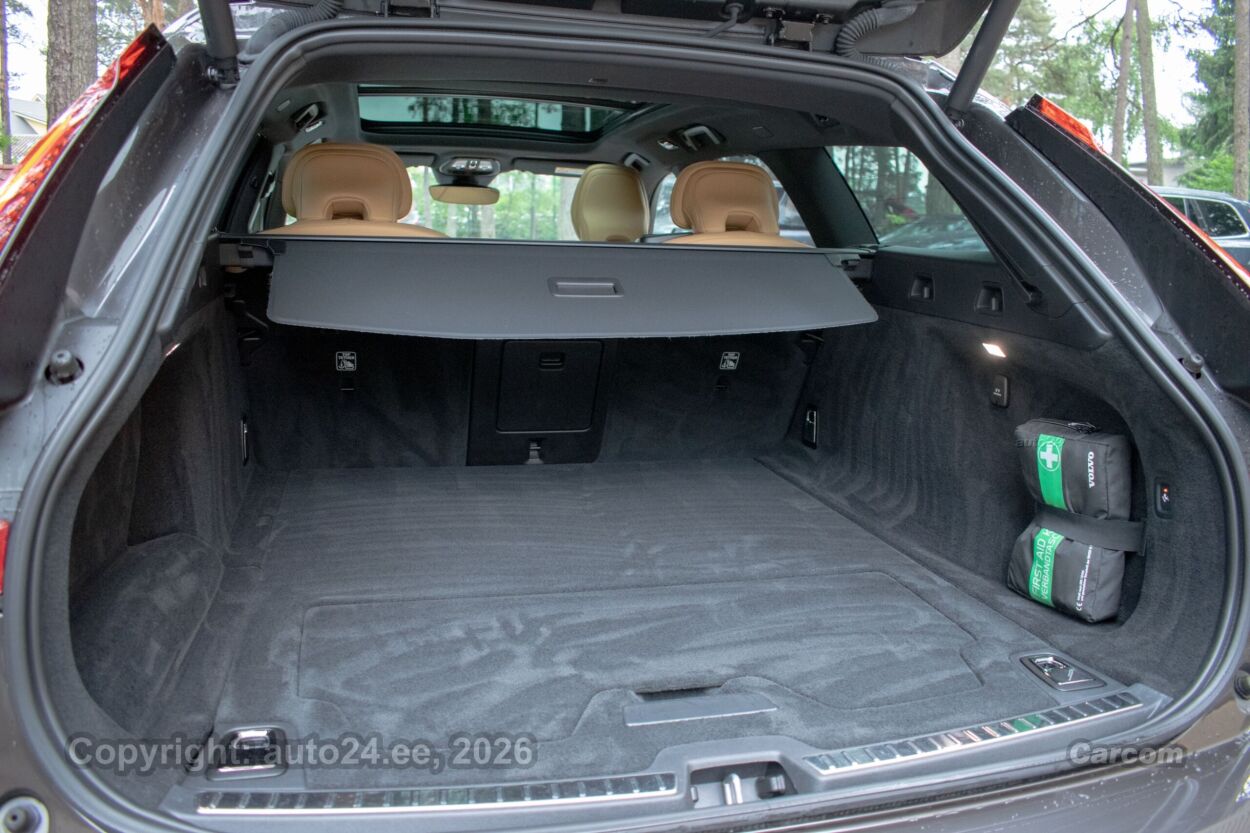 Volvo V90 DARK Ultimate Xenium Wntr Fullopt 2.0 T8 Recharge PHEV Long Range 335 kW