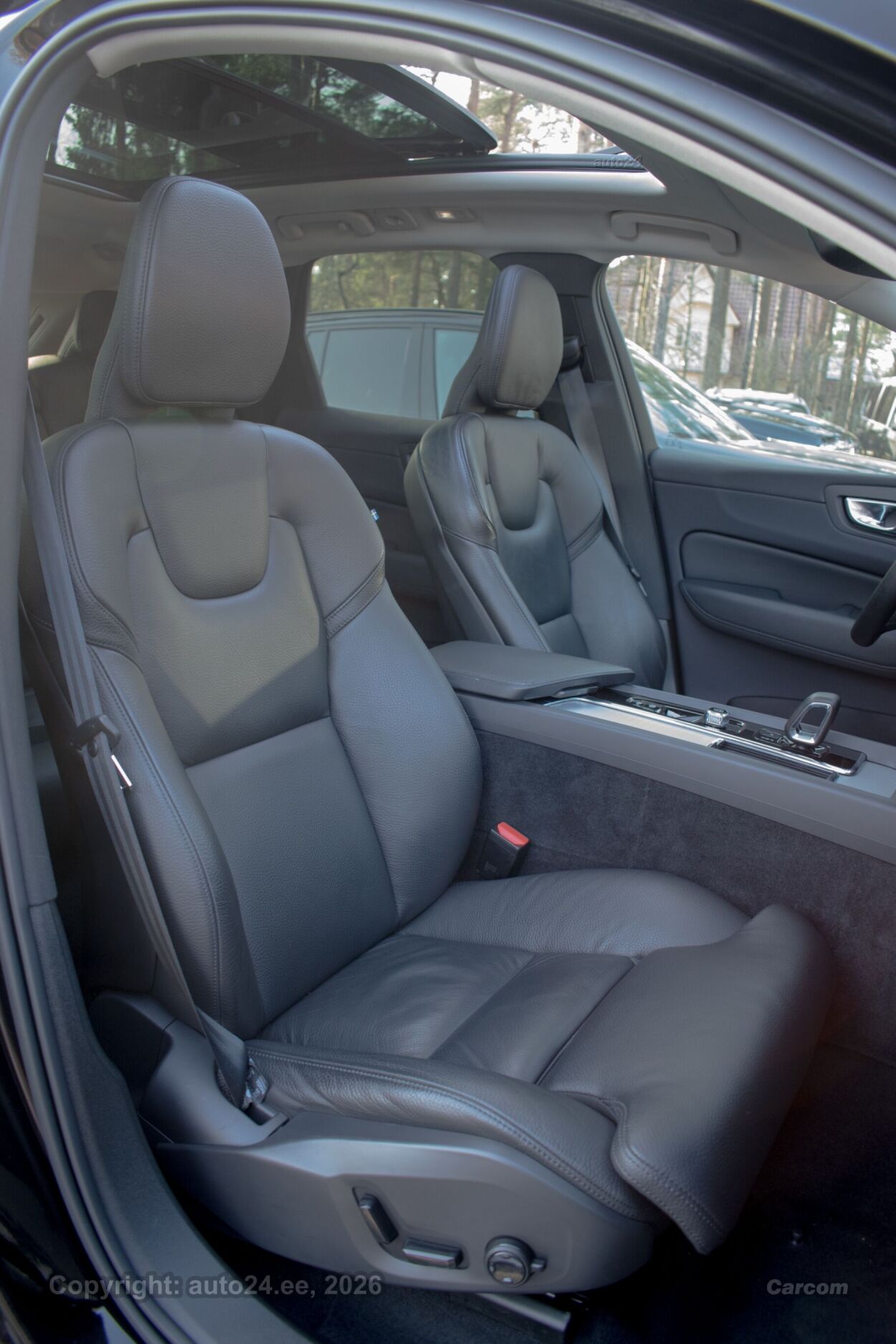 Volvo XC60 AWD DARK Plus Intelli Safe PRO Wntr 2.0 T8 Recharge PHEV Long Range MY2023 335 kW