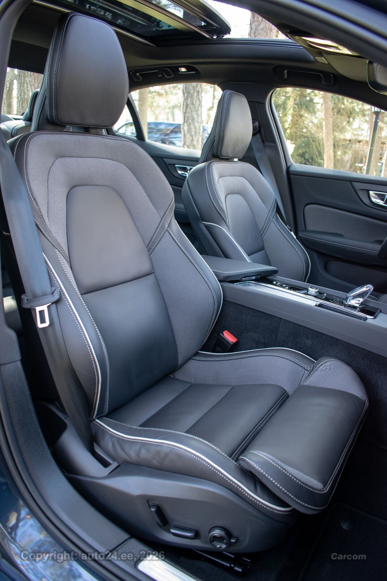 Volvo S60 AWD DARK ULTIMATE Intelli PRO Xenium 2.0 B5 MHEV KERS Kerghübriid 184 kW