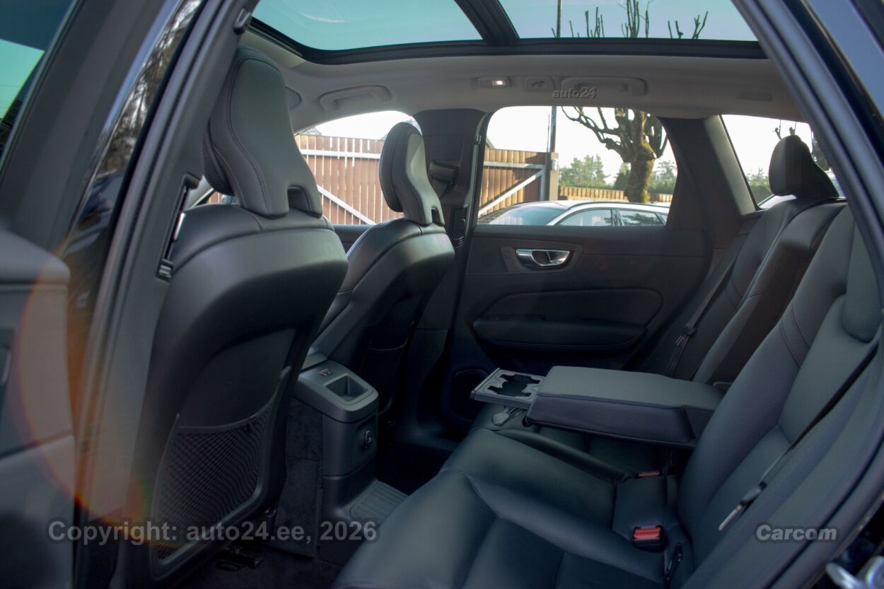 Volvo XC60 AWD DARK Plus Intelli Safe PRO Wntr 2.0 T8 Recharge PHEV Long Range MY2023 335 kW