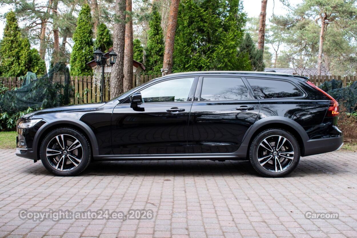 Volvo V90 Cross Country MY2023 PLUS Intelli Safe PRO Wnt 2.0 B4 AWD MHEV Kerghübriid 145 kW