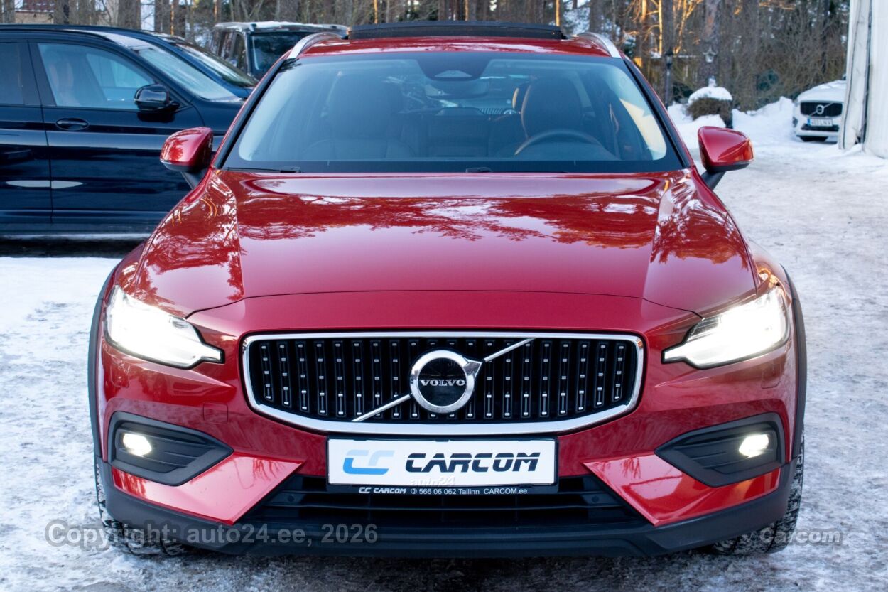 Volvo V60 Cross Country AWD PLUS Bright Intelli Safe PRO 2.0 B4 MHEV Kerghübriid MY2023 145 kW