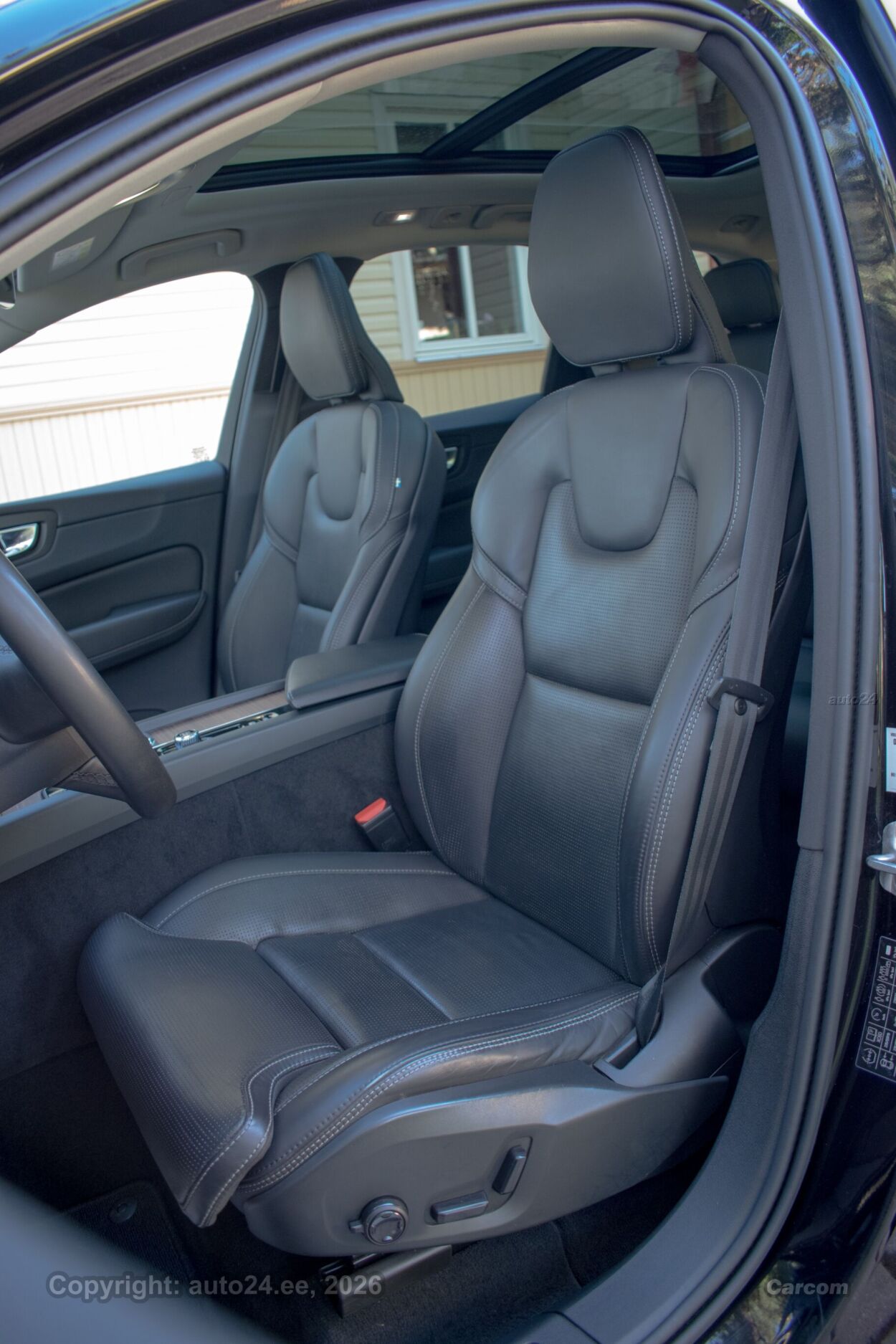 Volvo XC60 AWD DARK PLUS Intelli Safe PRO Wntr PRO 2.0 B4 MHEV KERS Kerghübriid 145 kW