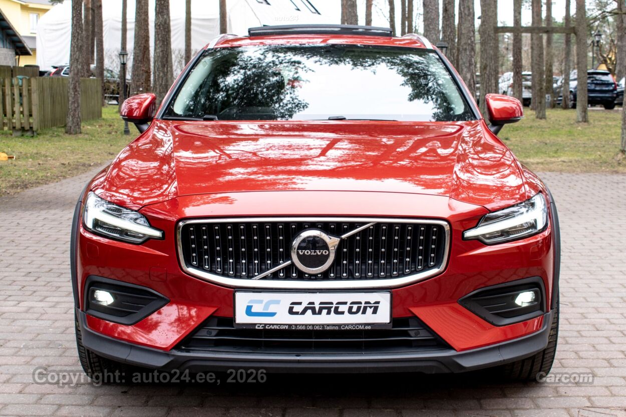 Volvo V60 Cross Country AWD PLUS Bright Intelli Safe PRO 2.0 B4 MHEV Kerghübriid MY2023 145 kW