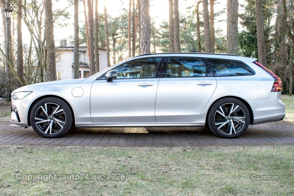 Volvo V90 T8 R-Design DARK Long Range 2.0 T8 AWD Recharge 335 kW