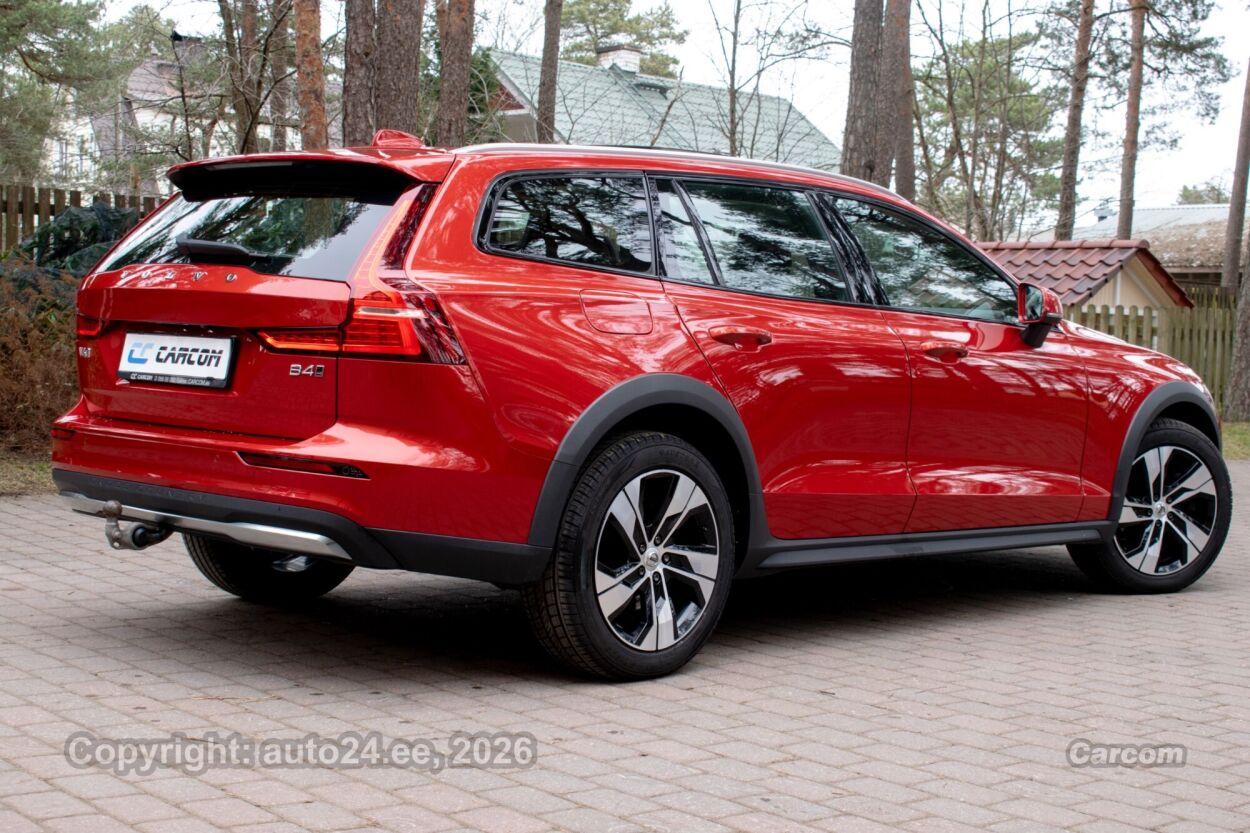 Volvo V60 Cross Country AWD PLUS Bright Intelli Safe PRO 2.0 B4 MHEV Kerghübriid MY2023 145 kW