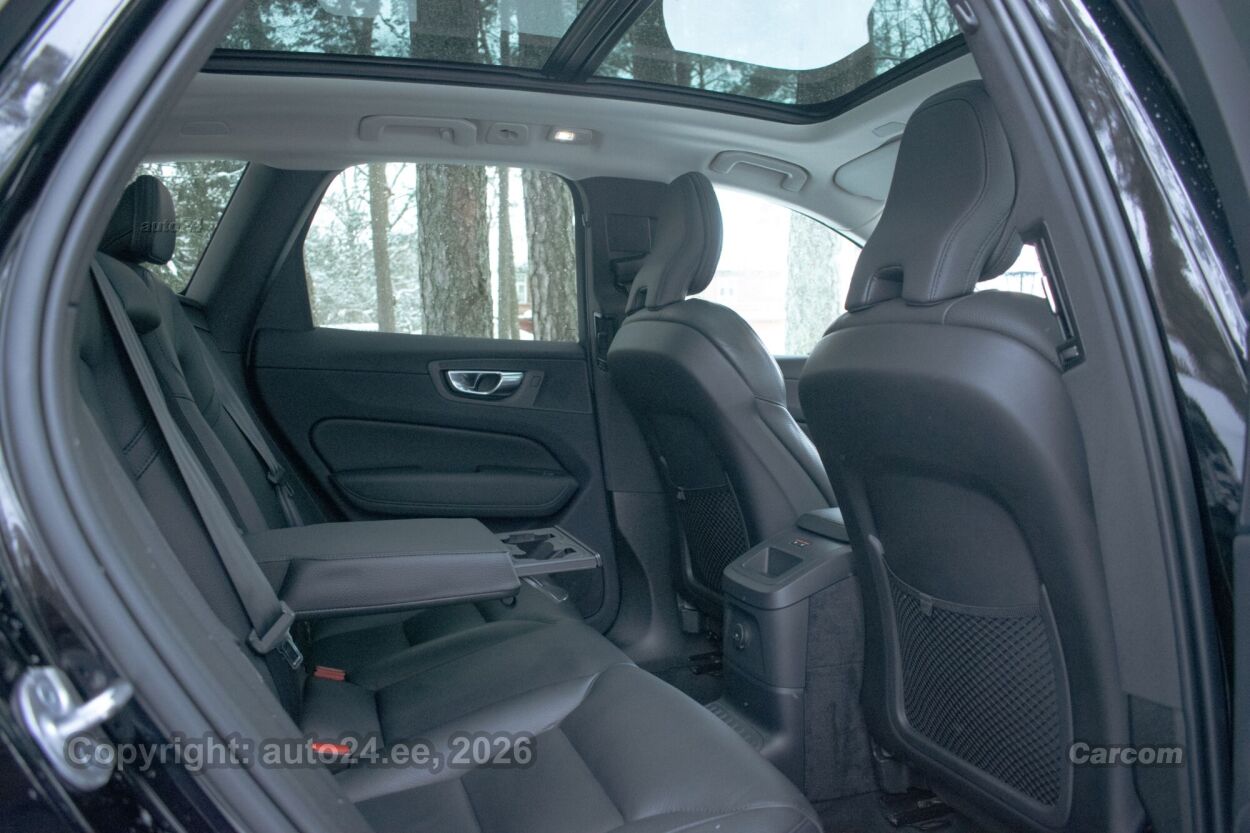 Volvo XC60 AWD DARK Plus Intelli Safe PRO Wntr 2.0 T8 Recharge PHEV Long Range MY2023 335 kW