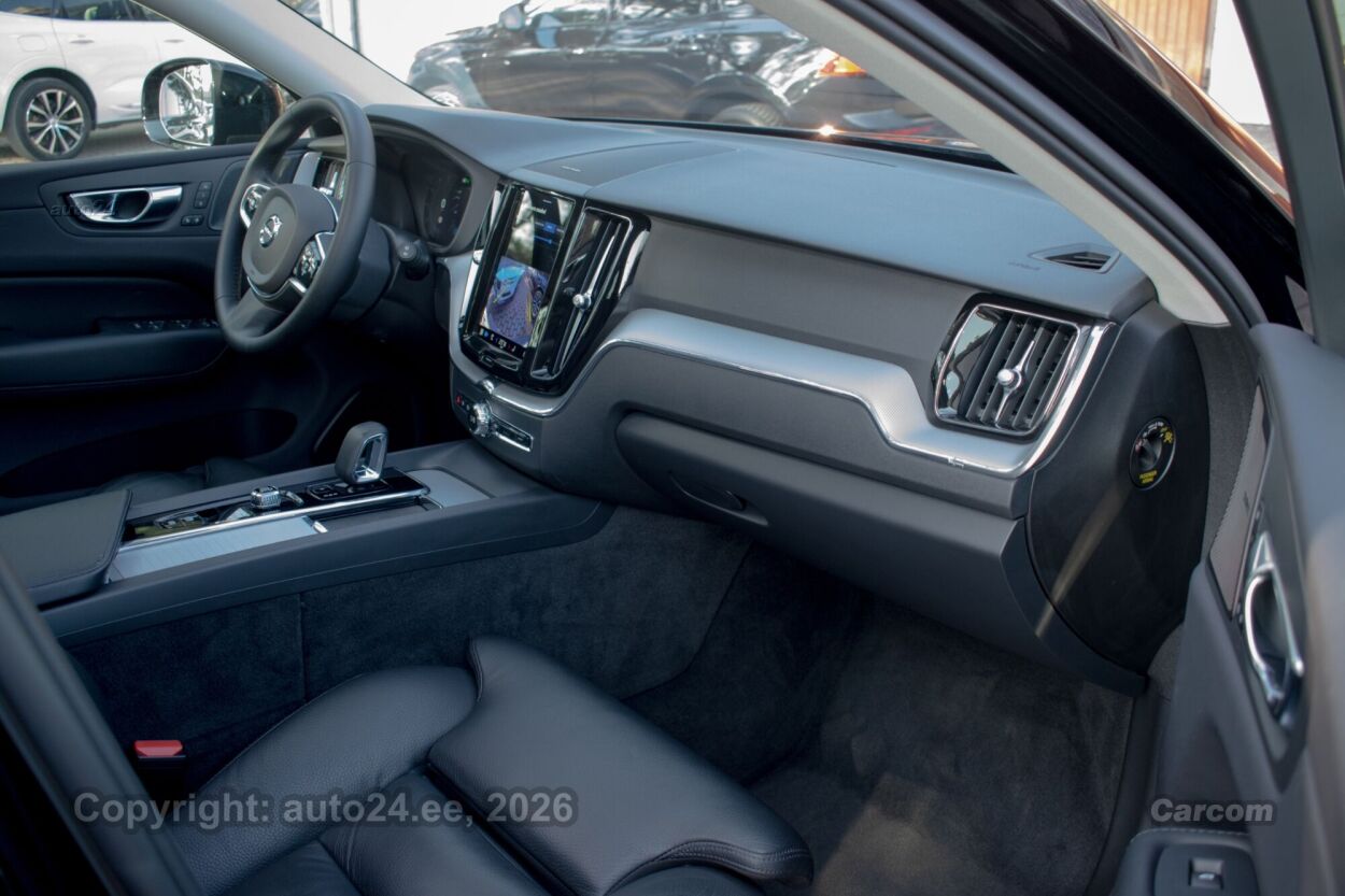 Volvo XC60 AWD DARK Plus Intelli Safe PRO Wntr 2.0 T8 Recharge PHEV Long Range MY2023 335 kW