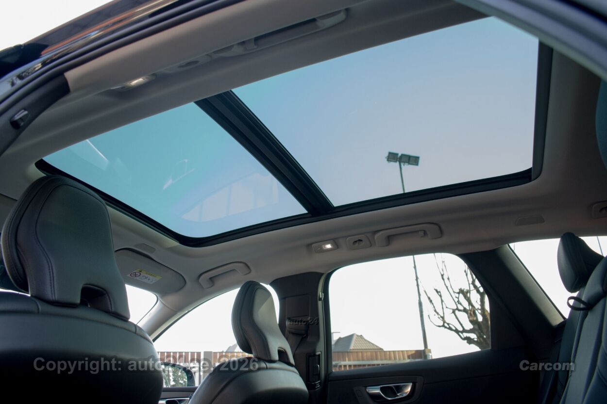 Volvo XC60 AWD DARK Plus Intelli Safe PRO Wntr 2.0 T8 Recharge PHEV Long Range MY2023 335 kW