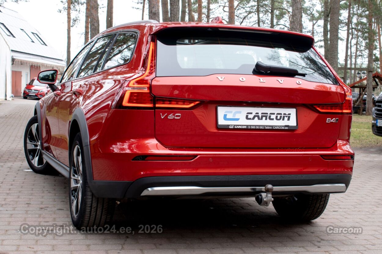 Volvo V60 Cross Country AWD PLUS Bright Intelli Safe PRO 2.0 B4 MHEV Kerghübriid MY2023 145 kW