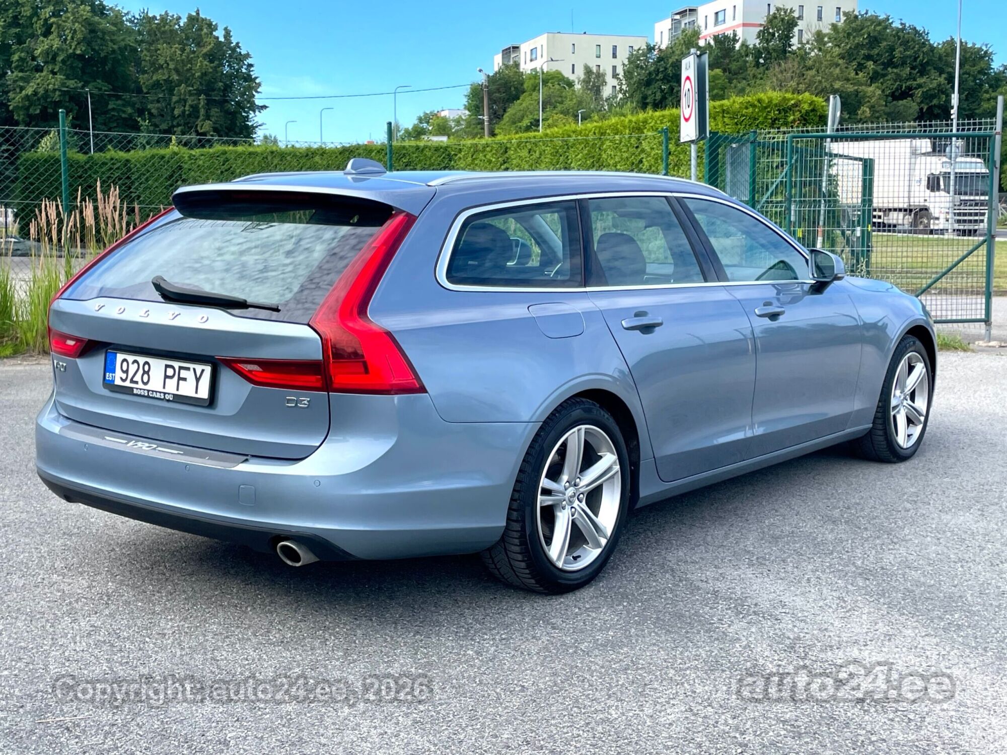 Volvo V90 Momentum PRO 2.0 D3 110kW 2018, photo 2/10