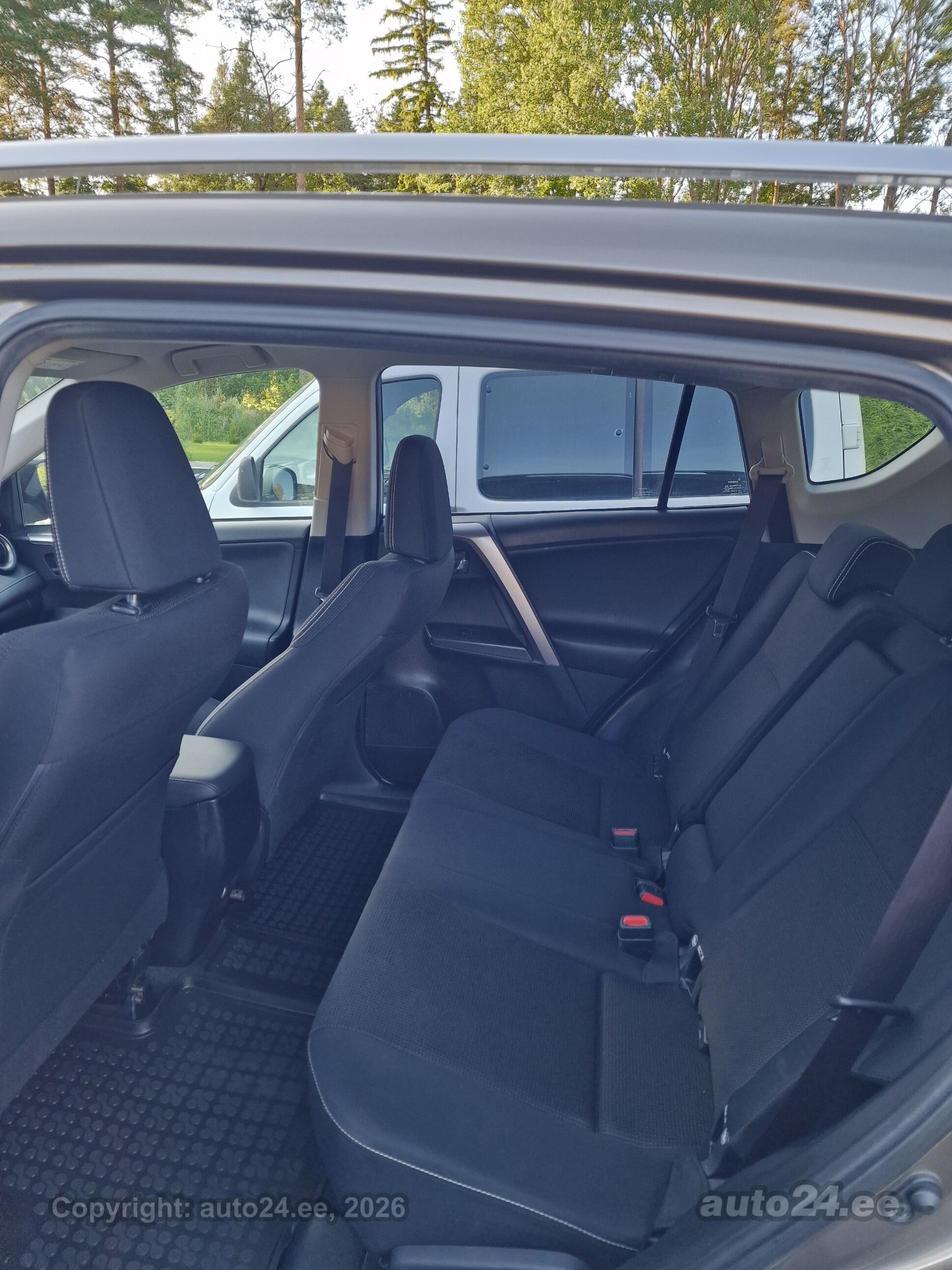 Toyota RAV4 - 6