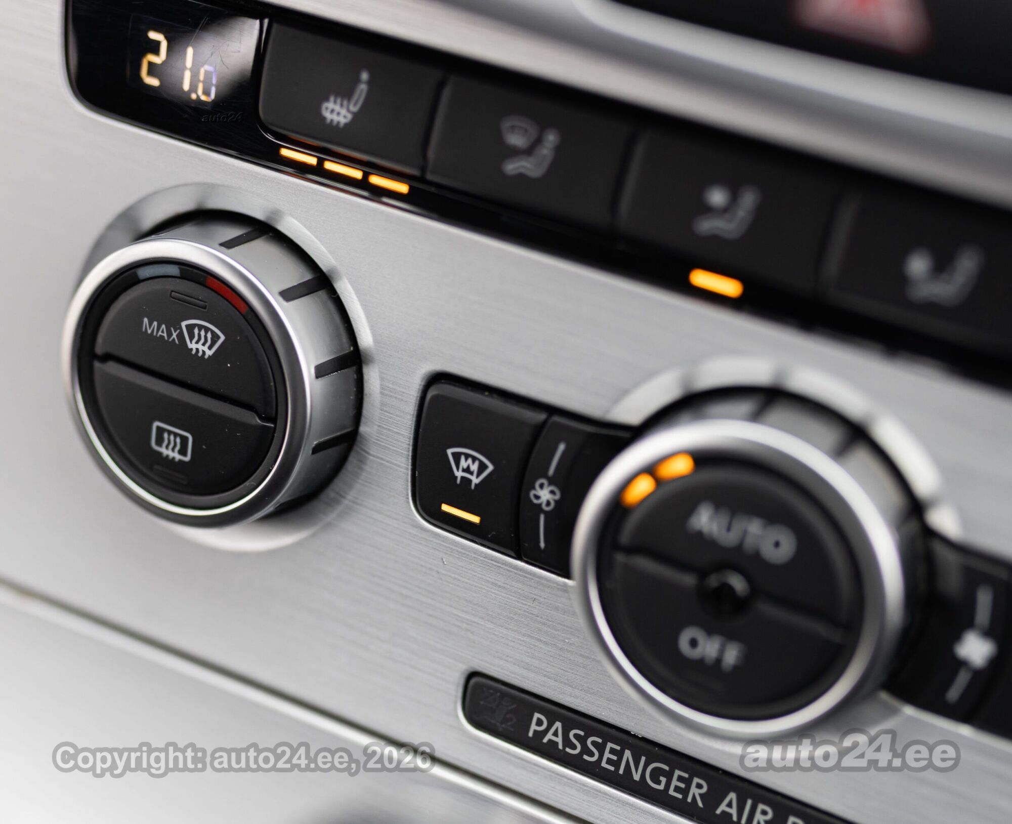Volkswagen Passat 2013 — photo 23