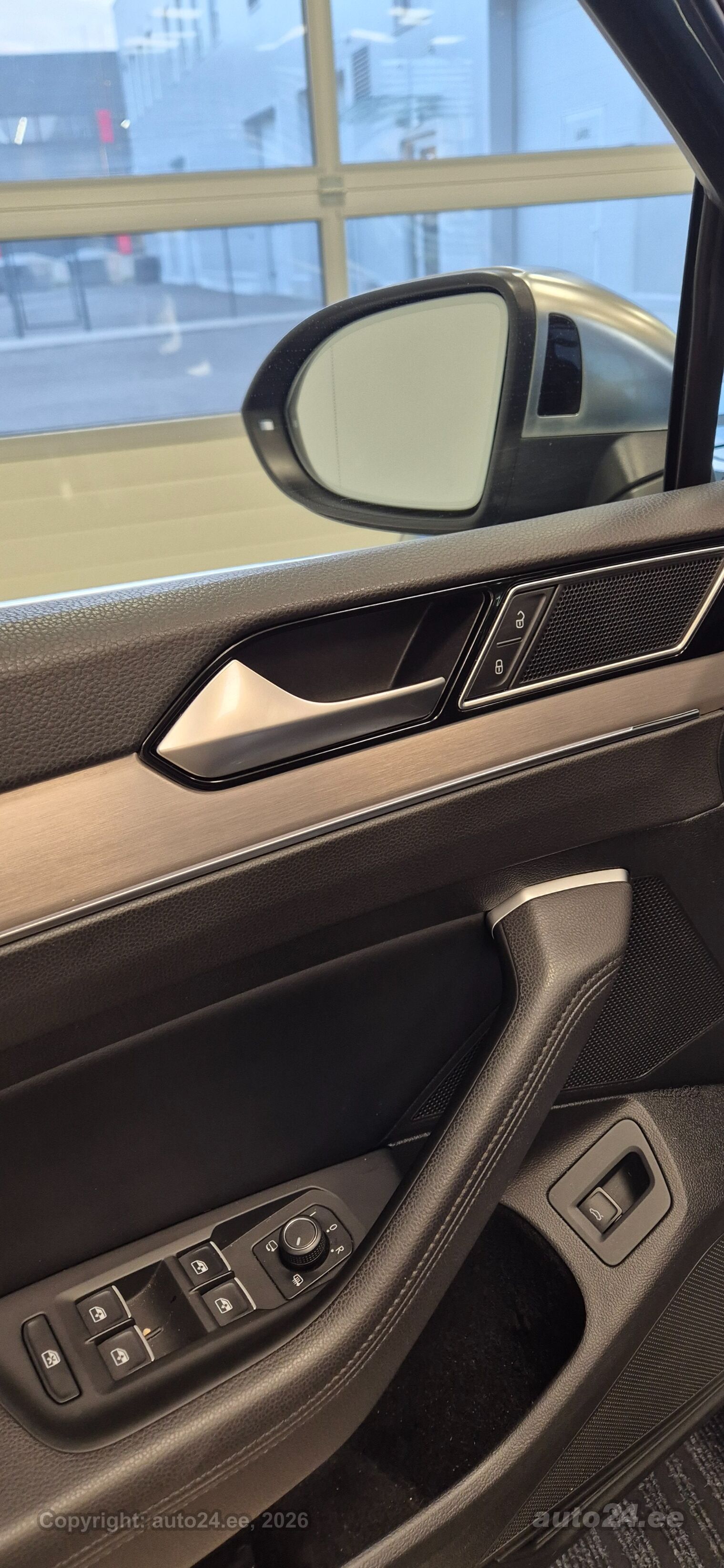 Volkswagen Passat - 12