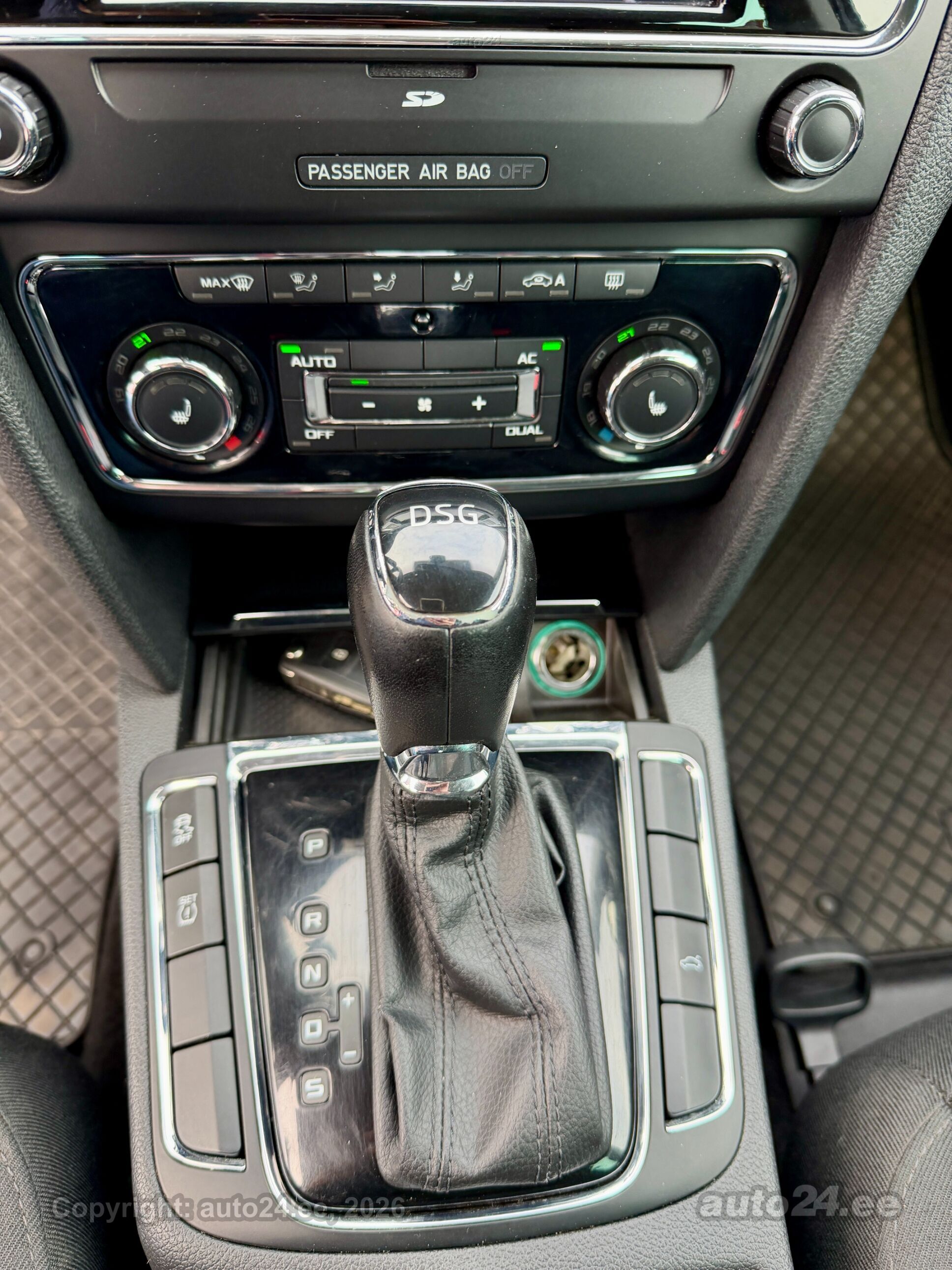 Skoda Superb 2013 — photo 19