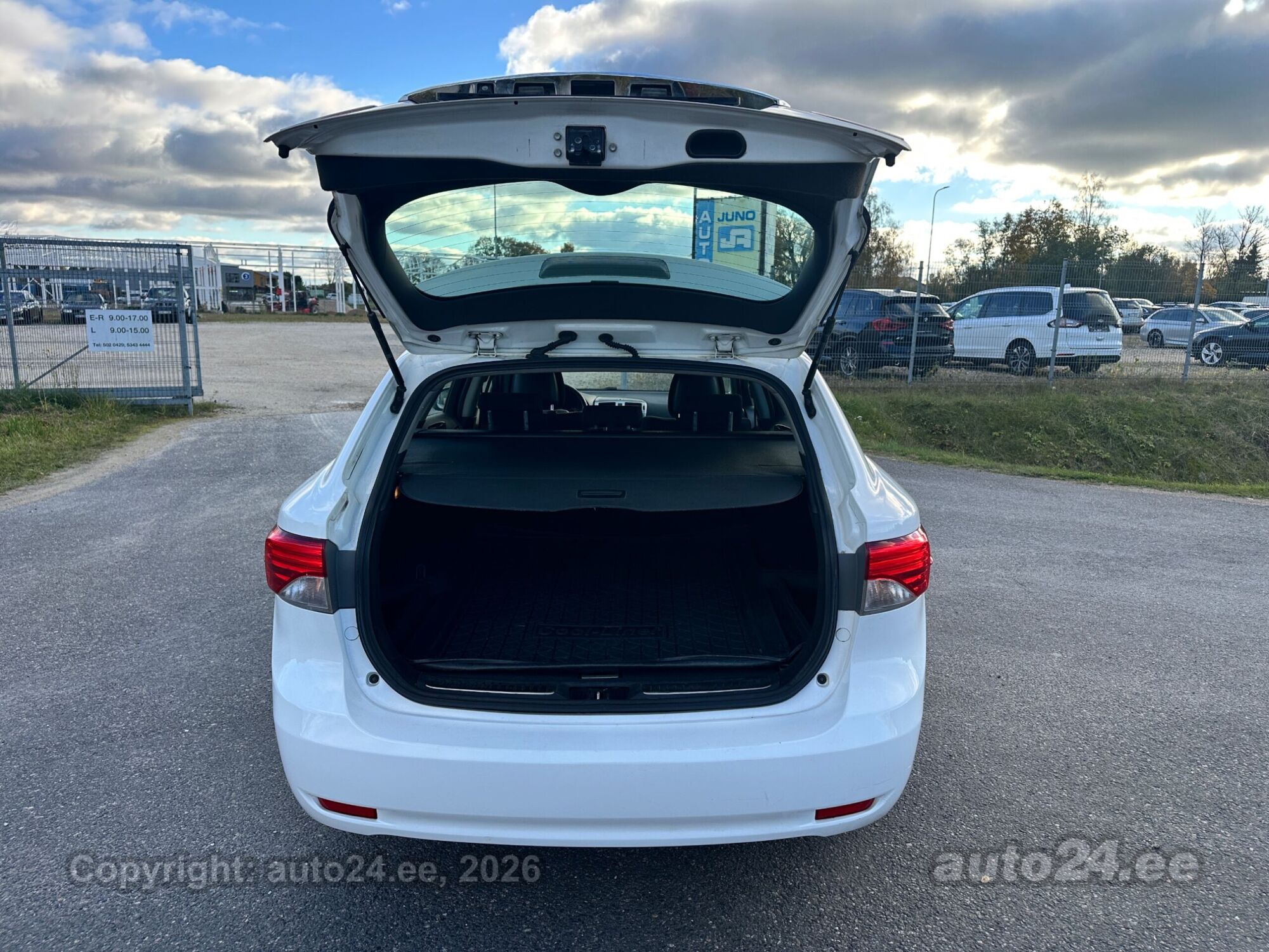 Toyota Avensis 2013 — photo 9