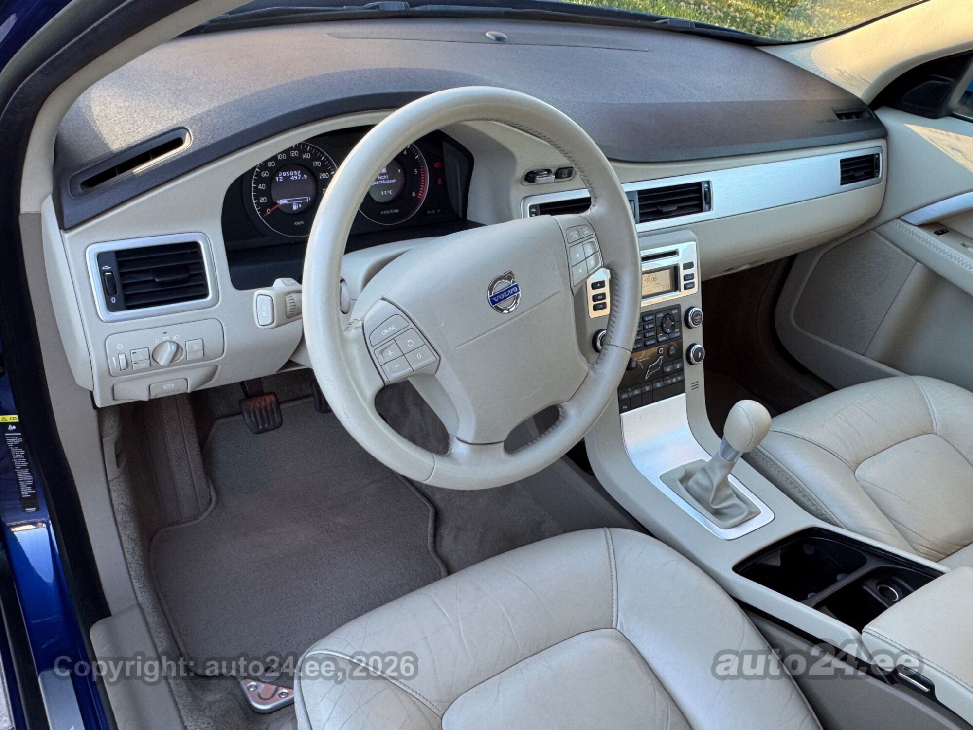 Volvo V70 2008 — photo 18
