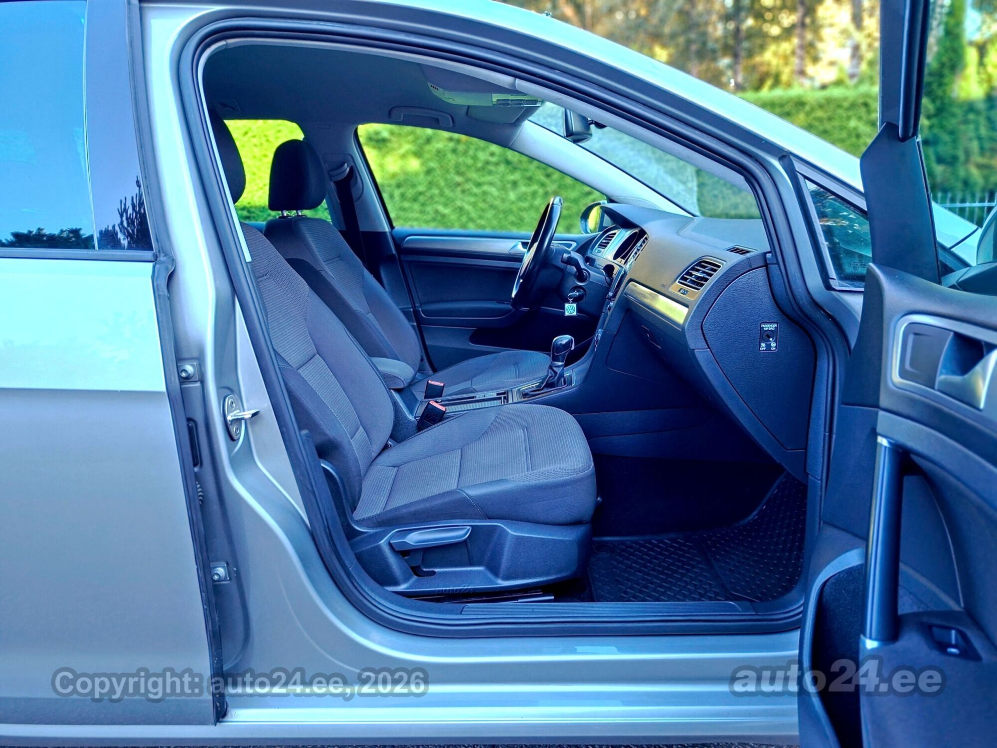 Volkswagen Golf - 12