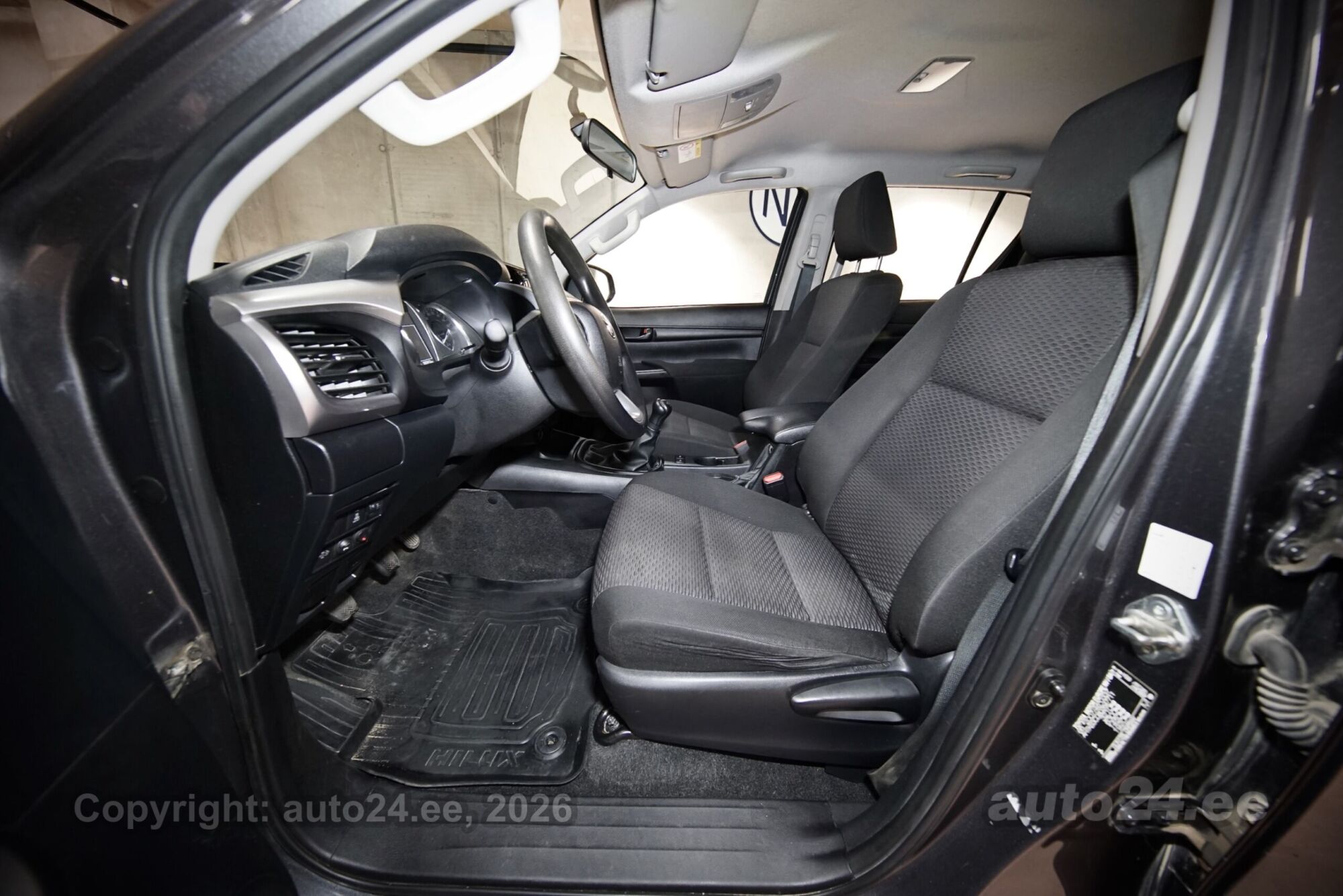 Toyota Hilux HD DLX + AWD D4D 110kW 2022, photo 6/10