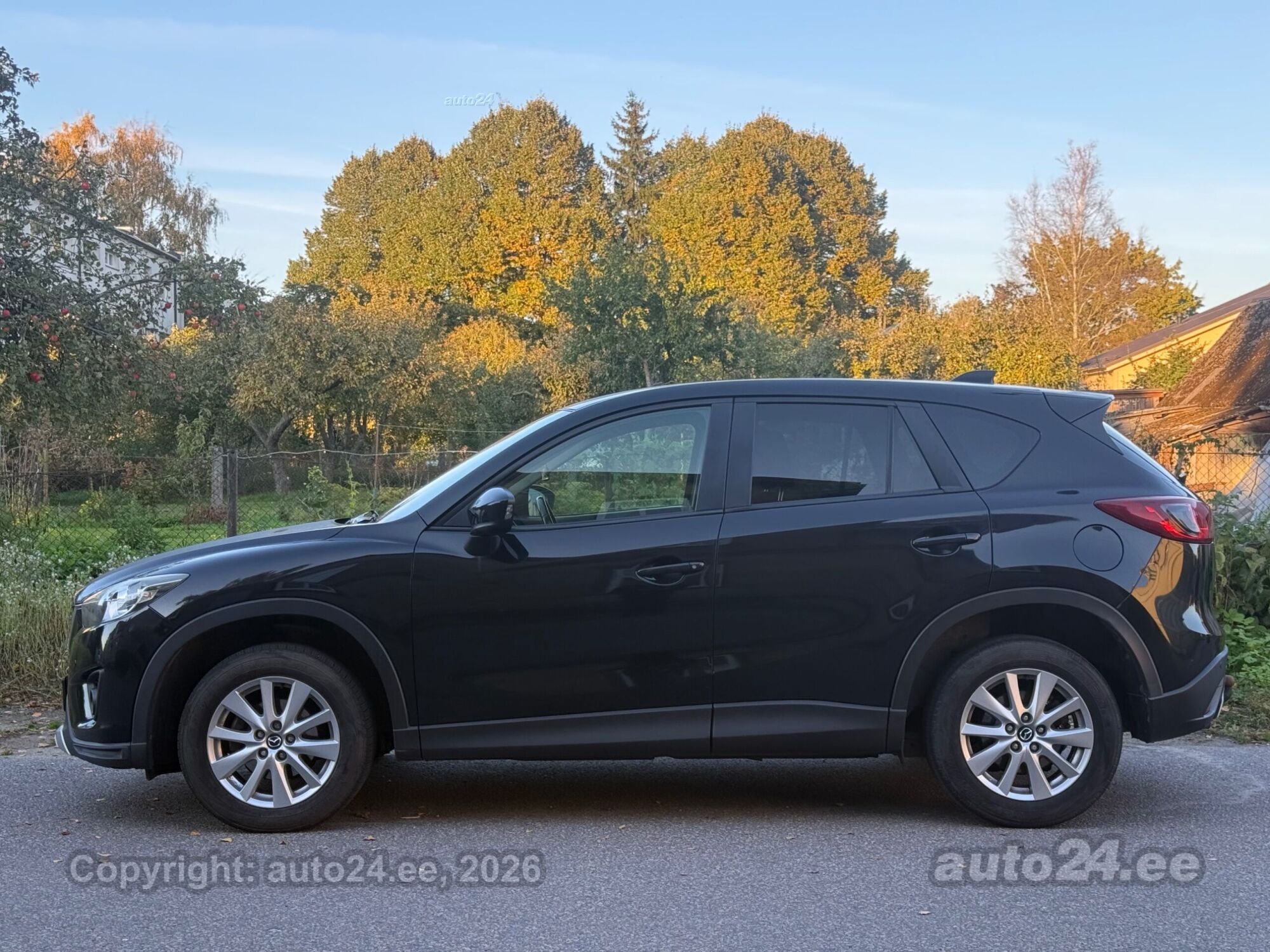 Mazda CX-5 2014 — rear view