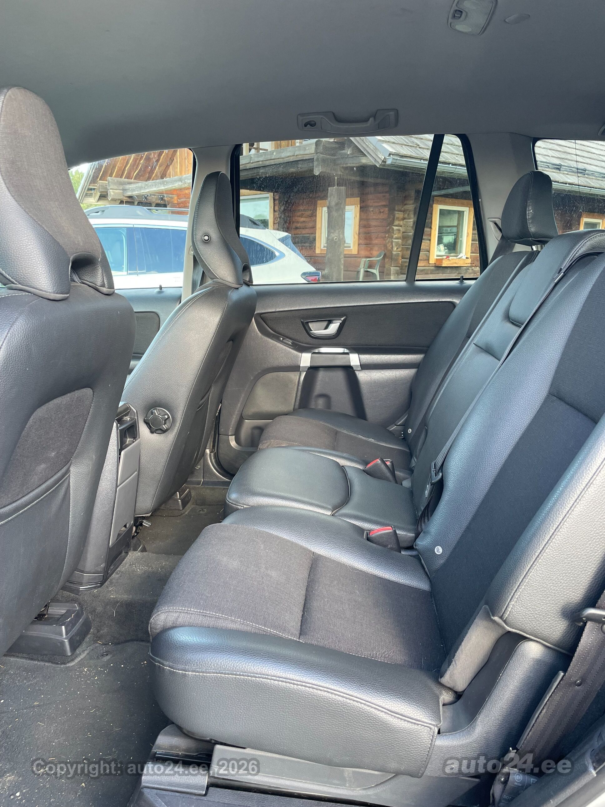 Volvo XC90 2010 — двигун 2400 cm³ (136 kW)