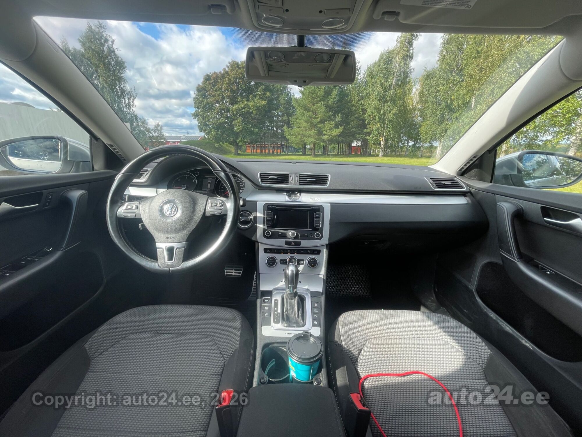 Volkswagen Passat 2012 — photo 10