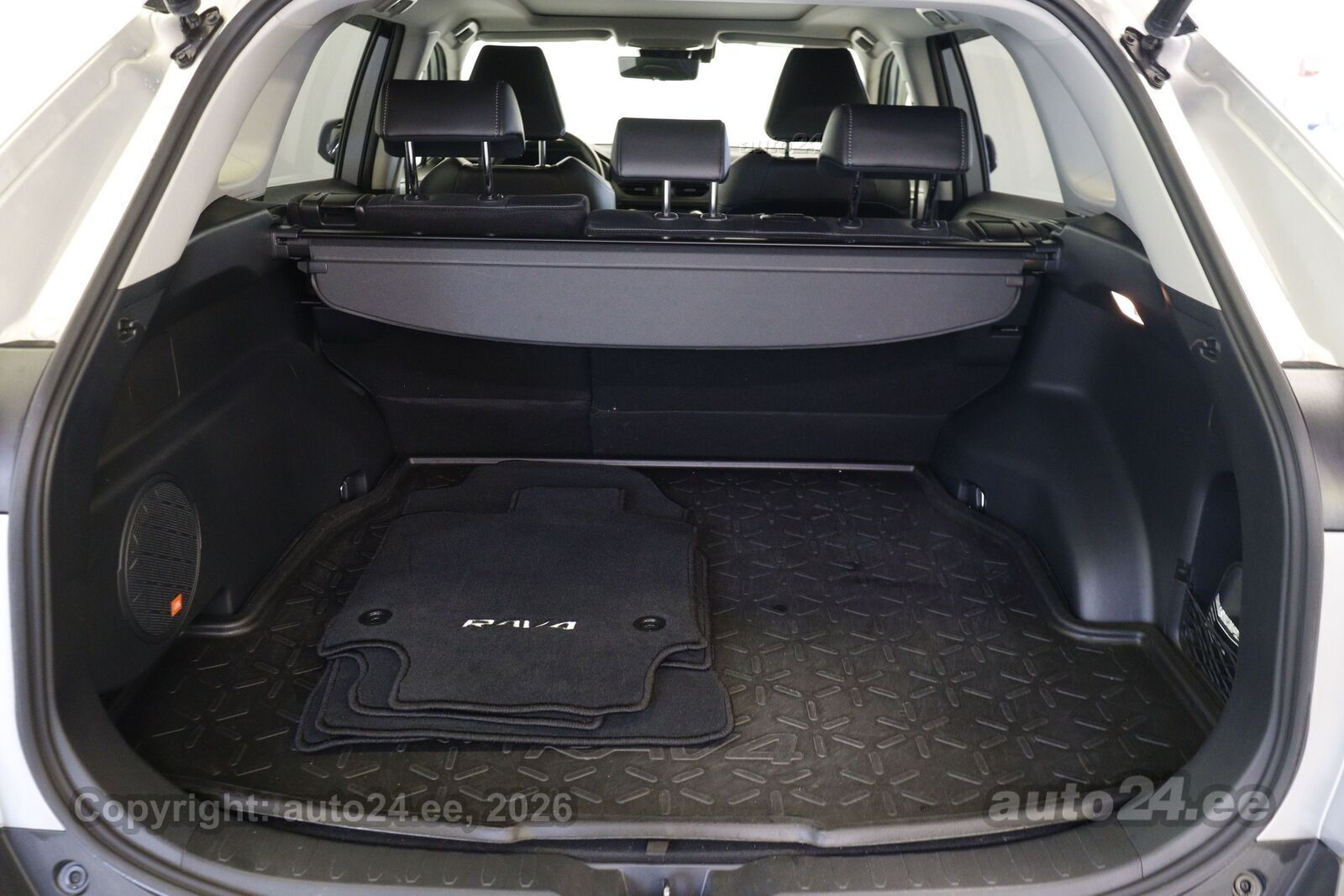 Toyota RAV4 - 10