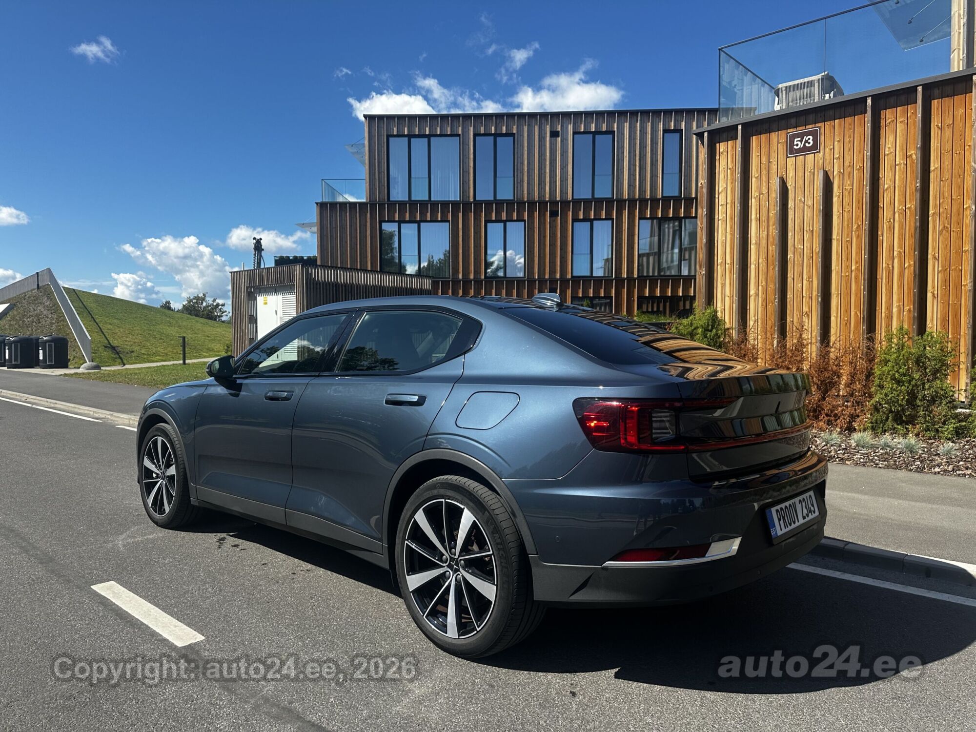Polestar 2 2021, kuva 3/10