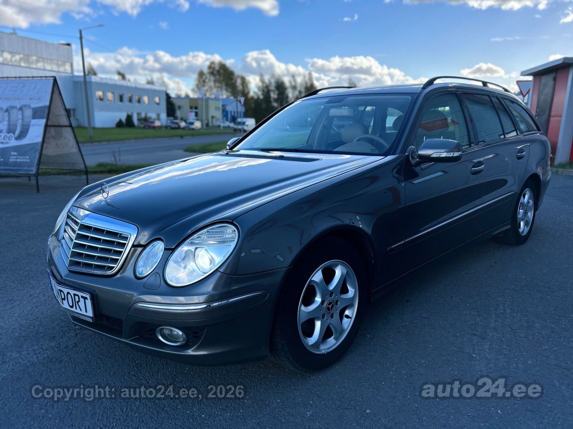 Mercedes-Benz E-Class 2006 — rear view