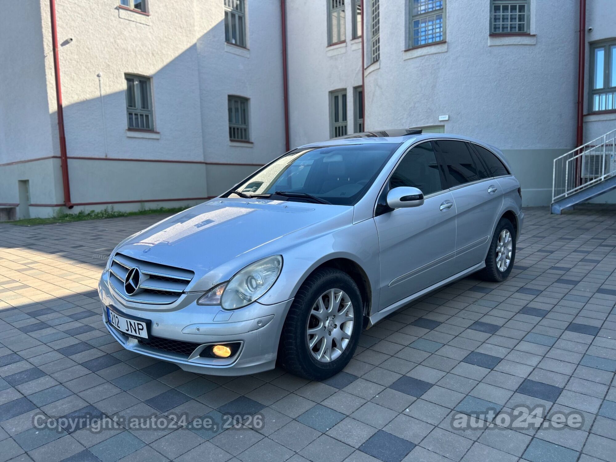 Mercedes-Benz R 320 3.0 165kW