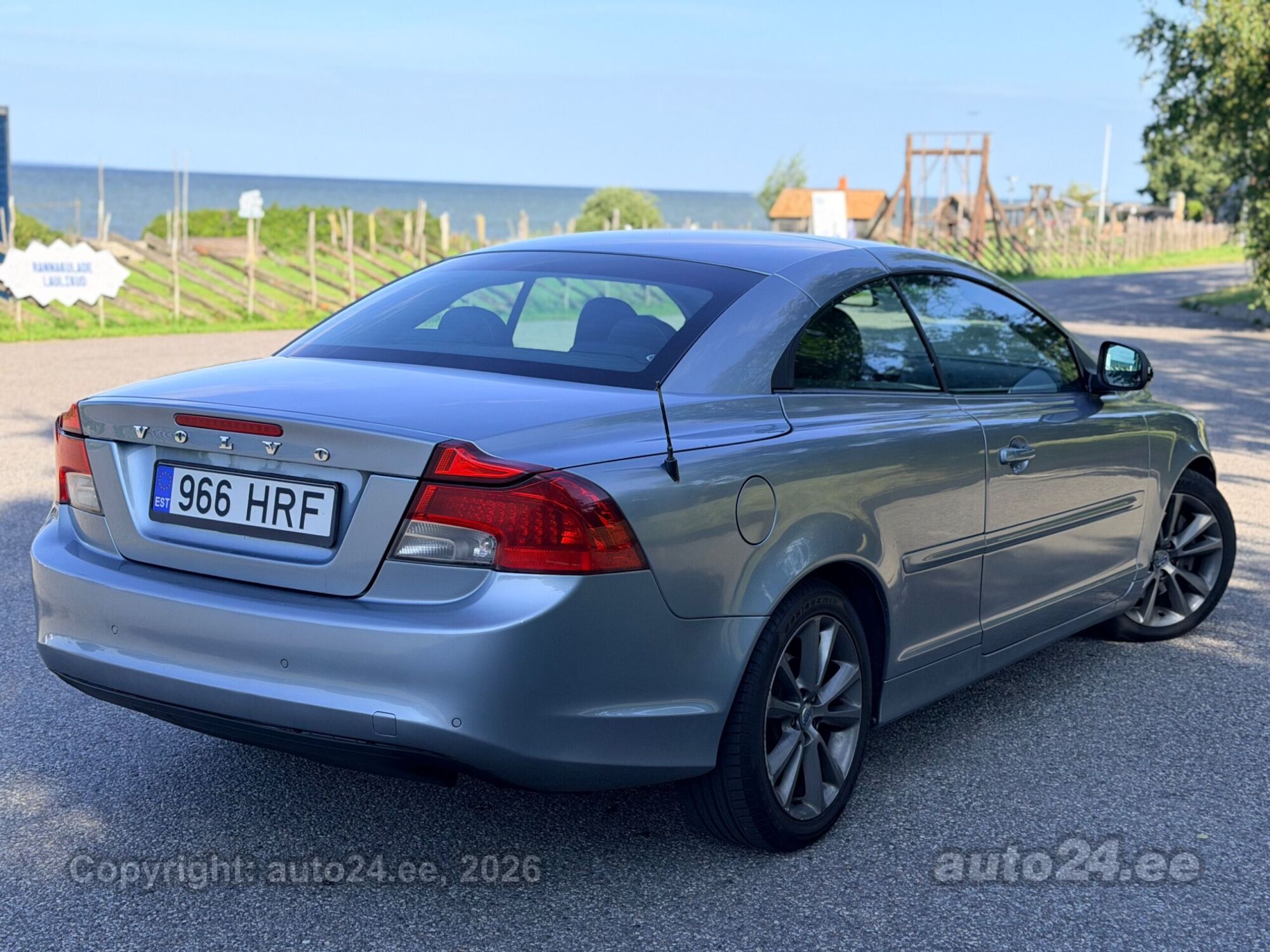 Volvo C70 Momentum 2.0 R5 110kW 2010, photo 2/10