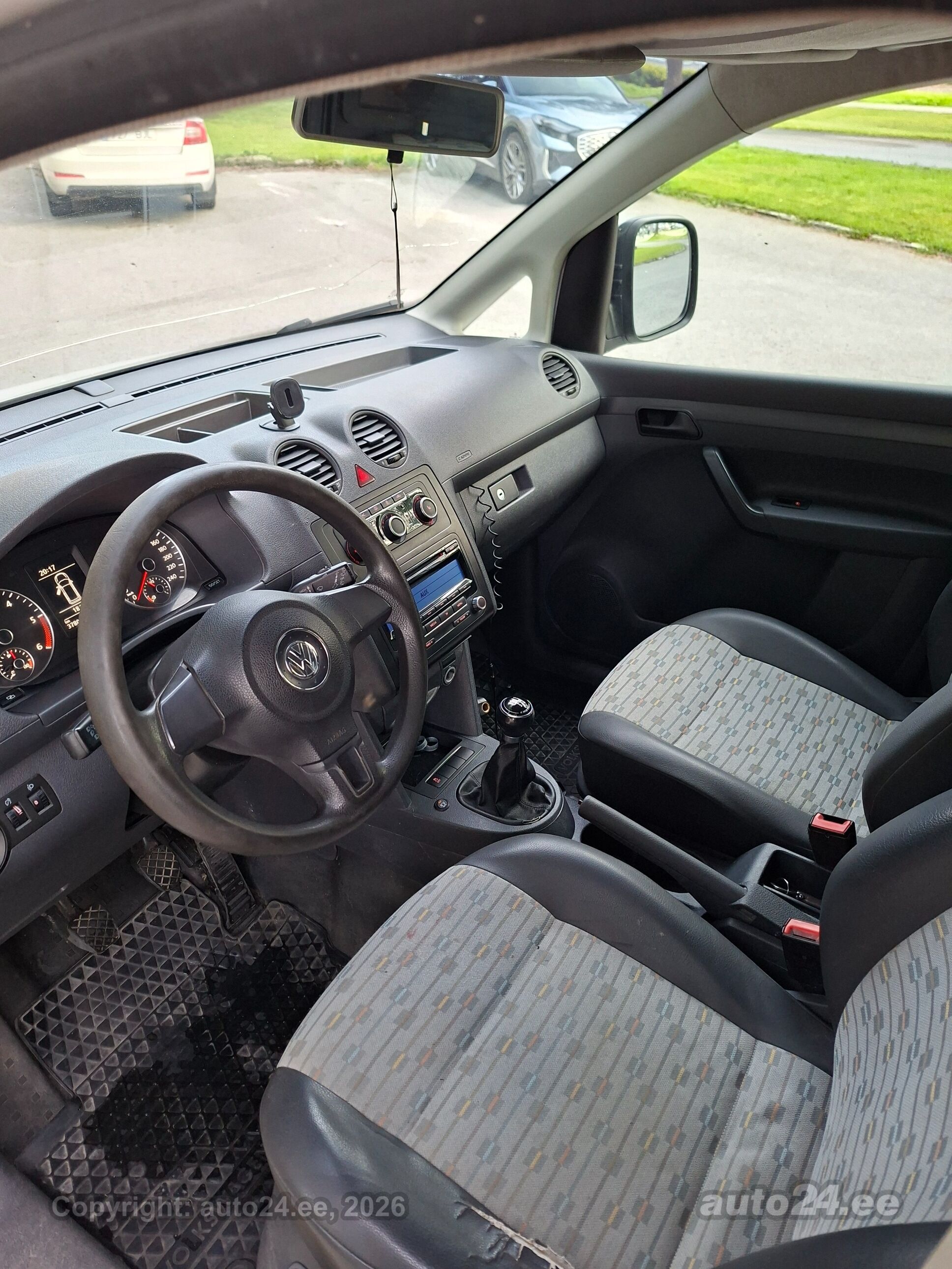 Volkswagen Caddy 2.0 R4 81kW 2011, kuva 7/10