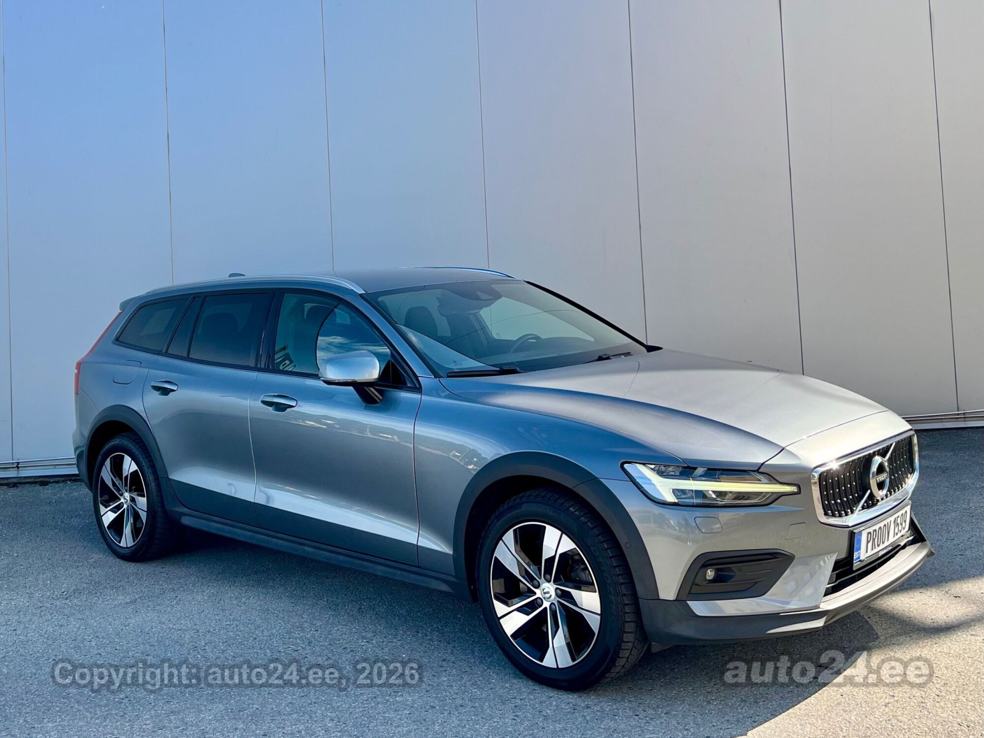 Volvo V60 Cross Country 2021, photo 4/10