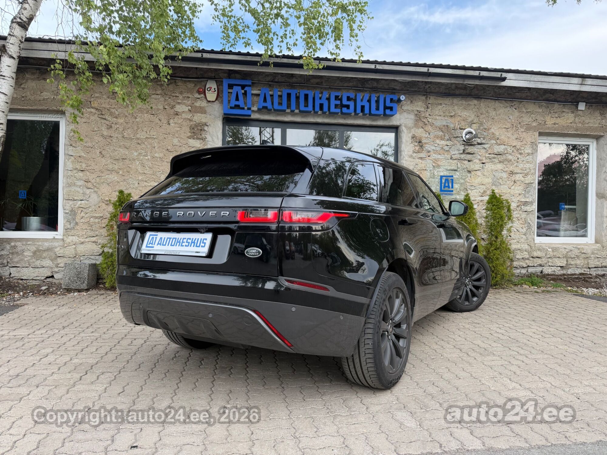 Land Rover Range Rover Velar 2019, photo 2/10