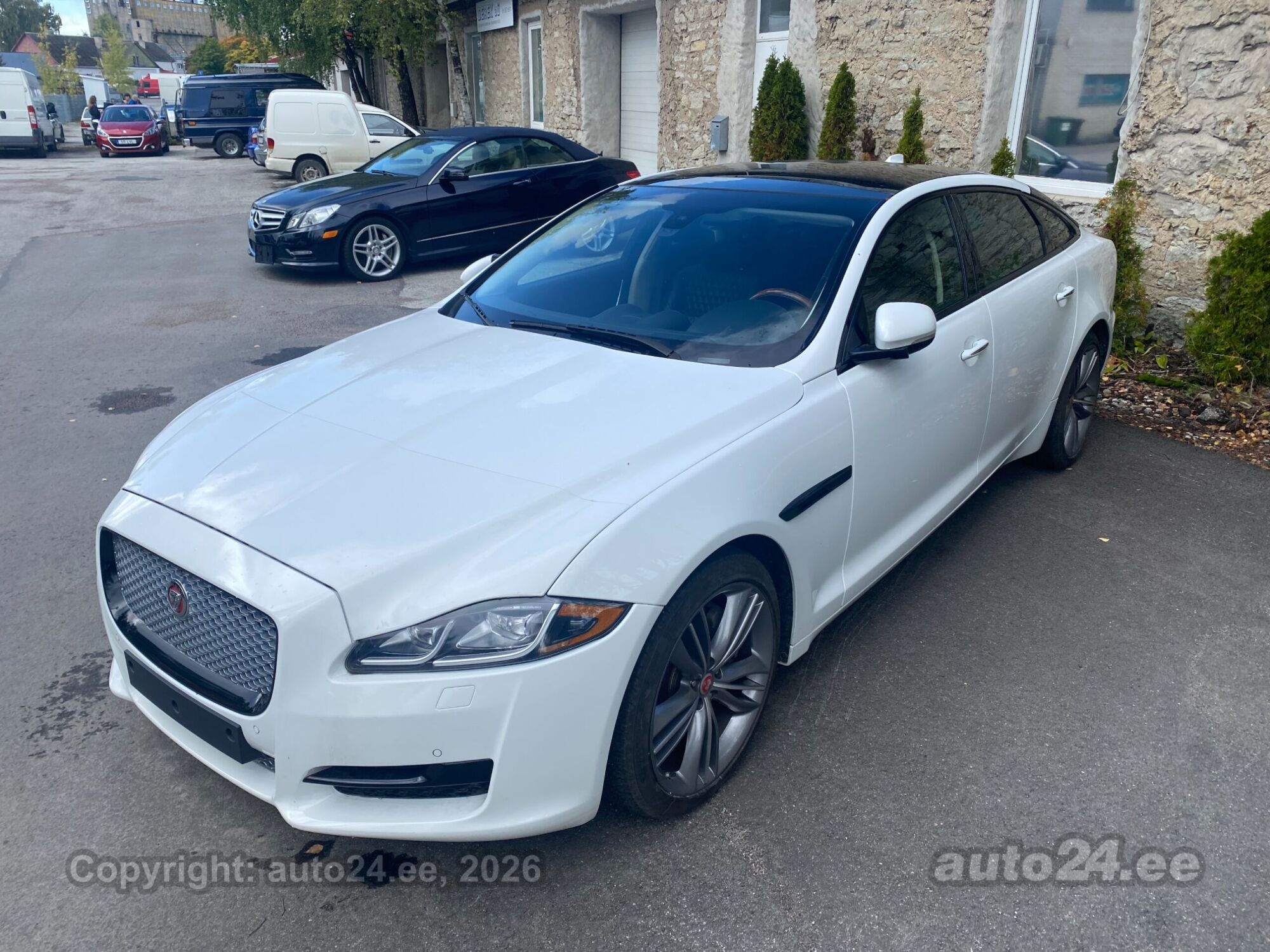 Jaguar XJ