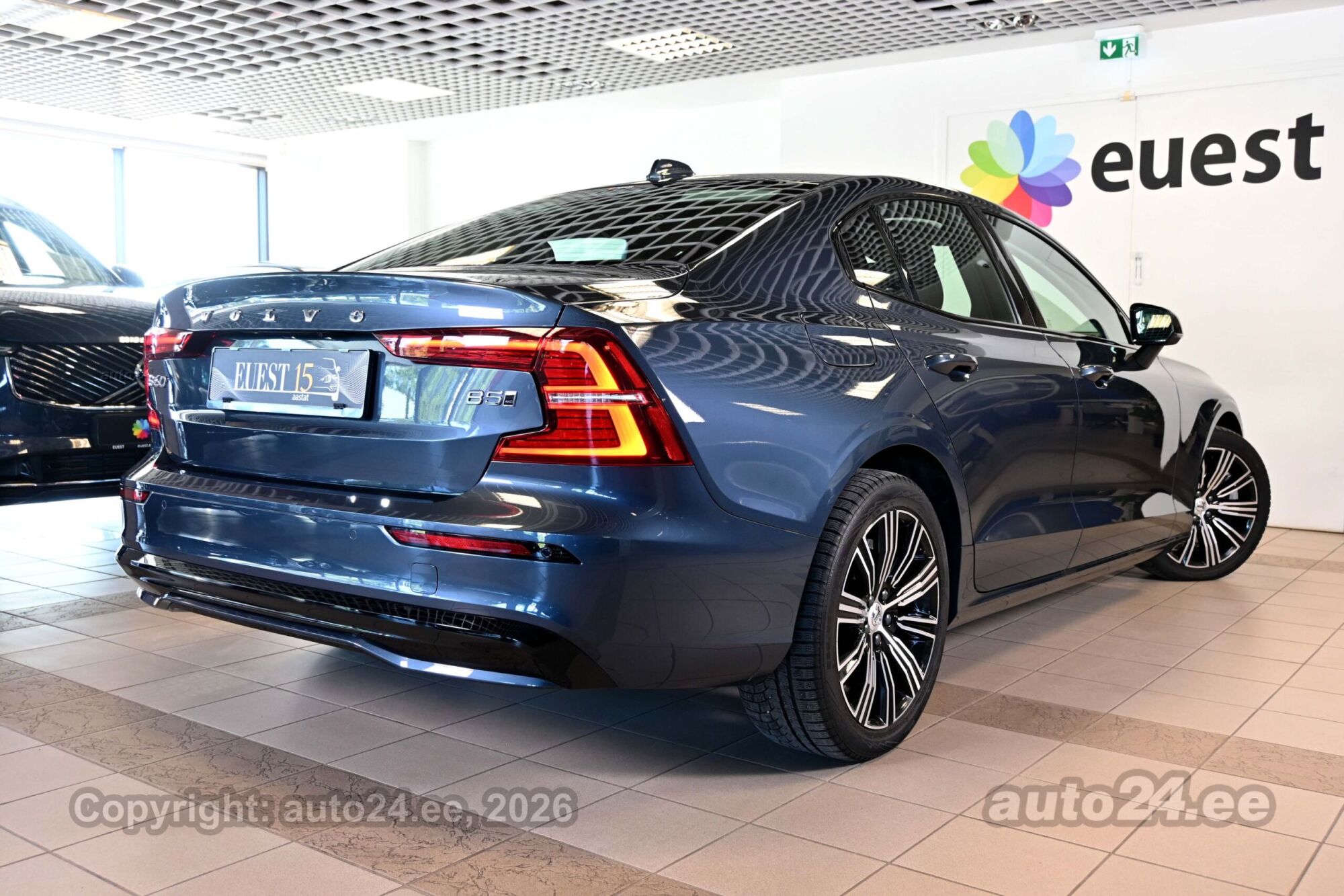 Volvo S60 2024, photo 2/10