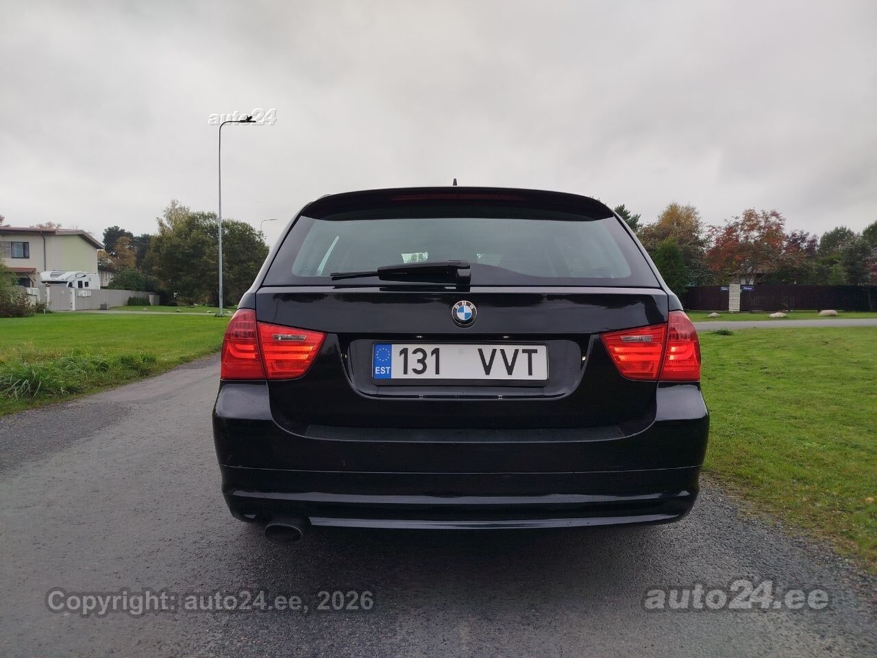 BMW 3 Series 2011 — photo 5