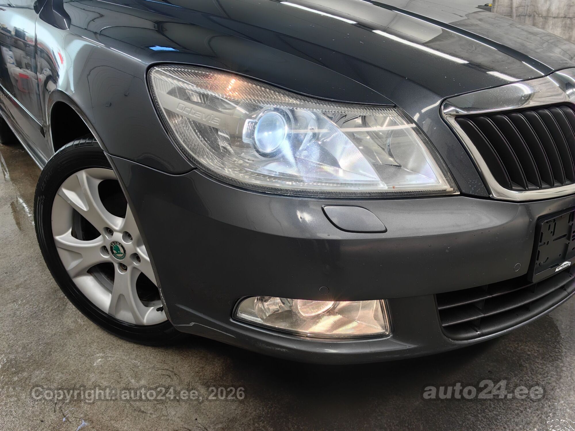 Skoda Octavia 2012 — rear view