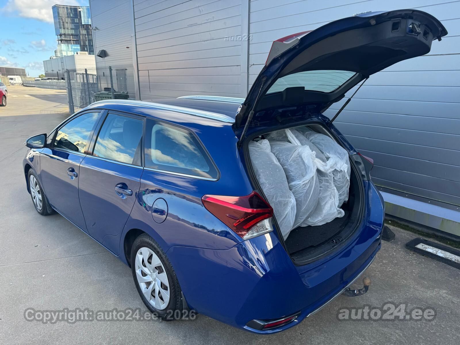 Toyota Auris Touring Sports 1.6 97kW 2018, photo 6/10