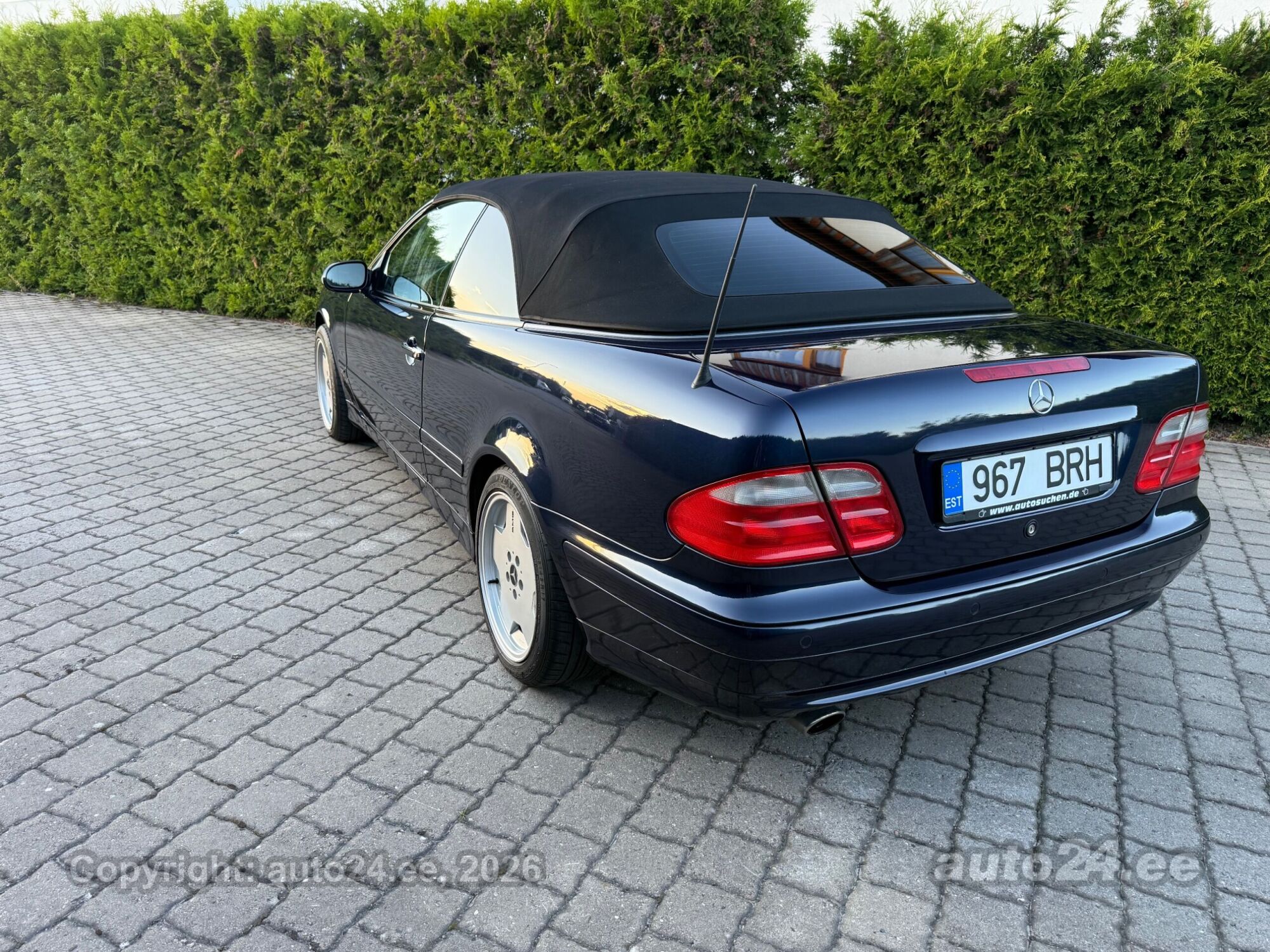 Mercedes-Benz CLK-sarja 2002, kuva 4/10