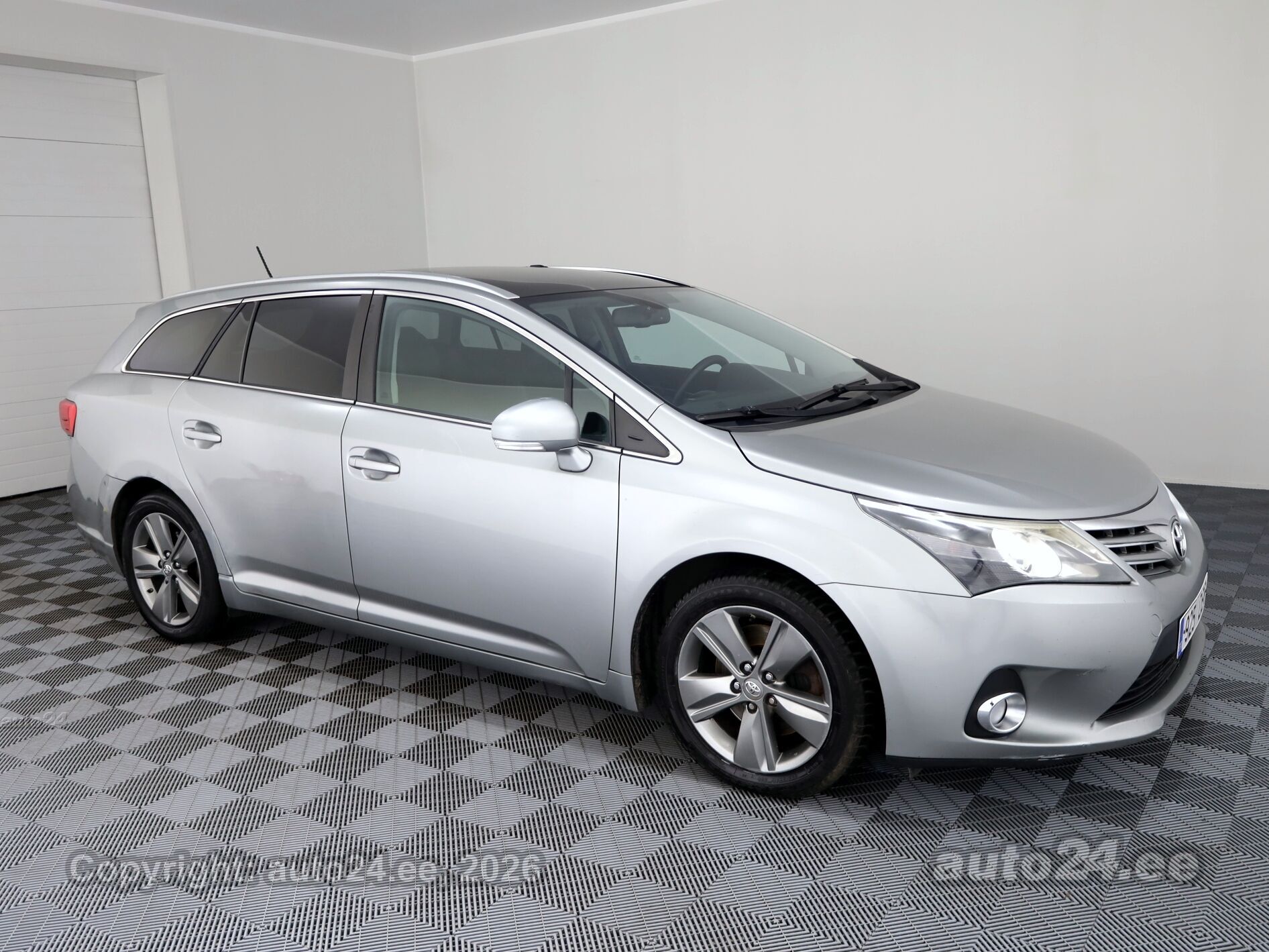 Toyota Avensis - 1