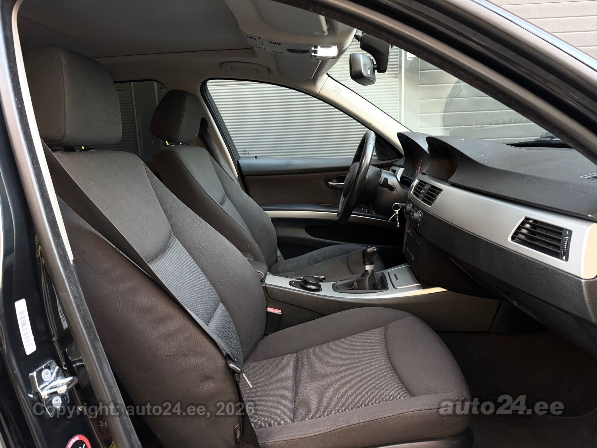 BMW 3 Series 2005 — photo 10