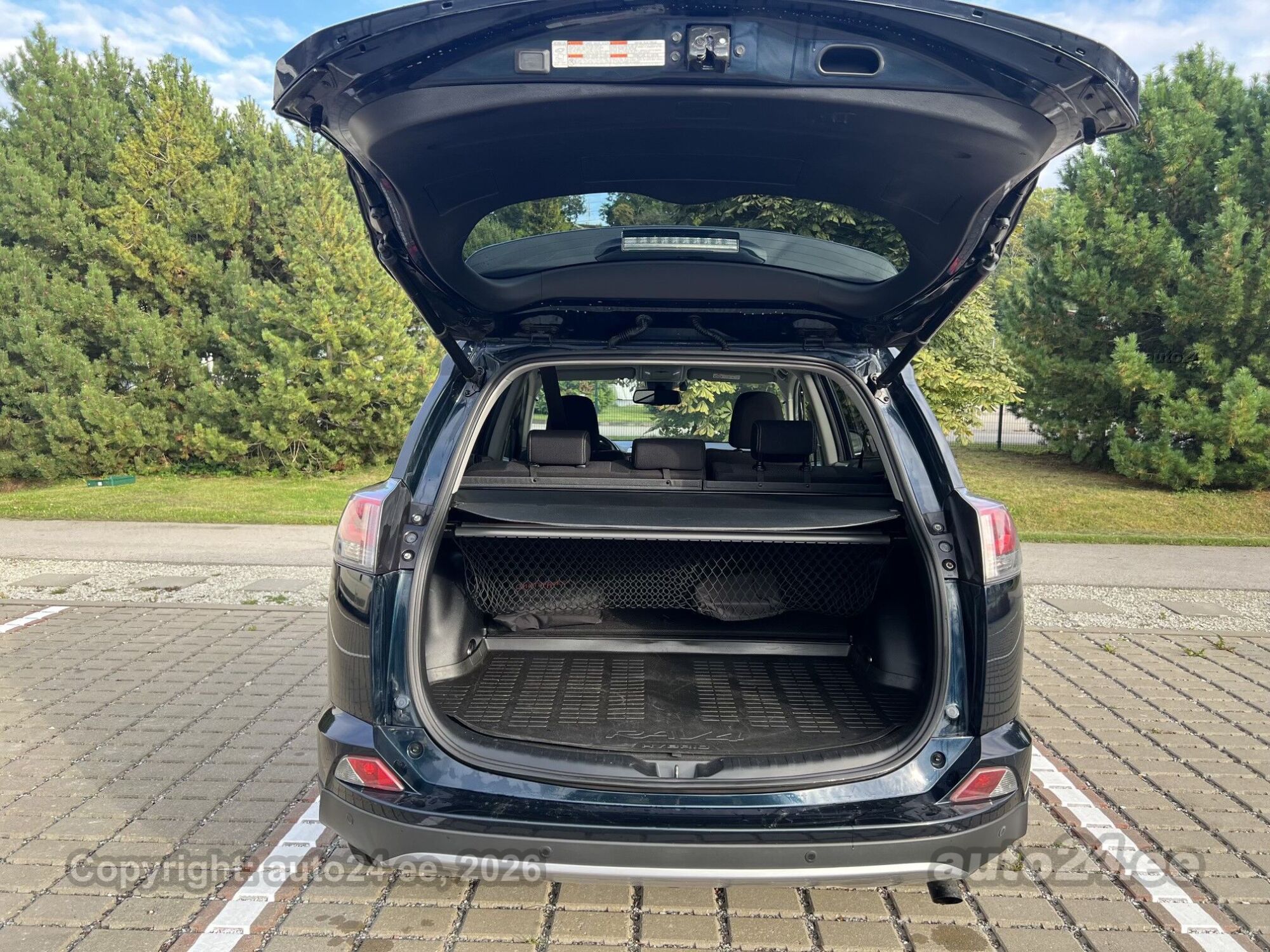 Toyota RAV4 - 7