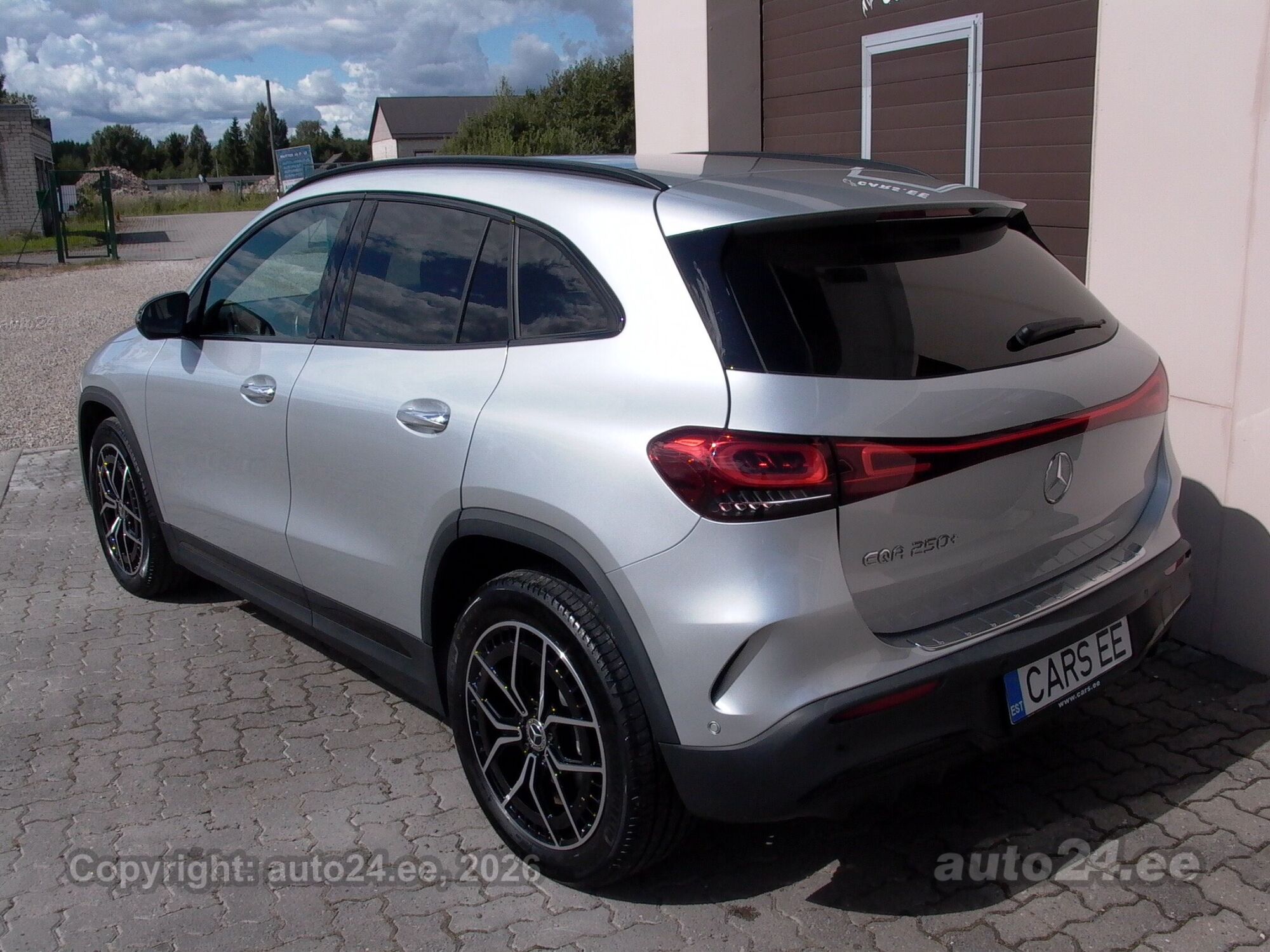 Mercedes-Benz EQA 250+ AMG Styling 140kW 2023, kuva 2/10