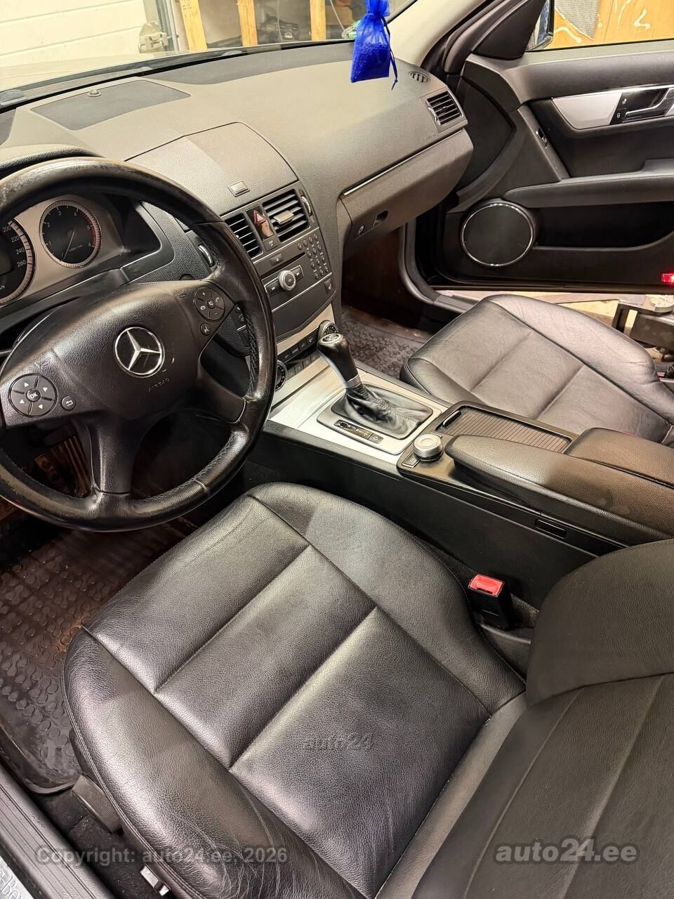 Mercedes-Benz C-Class 2008 — photo 15