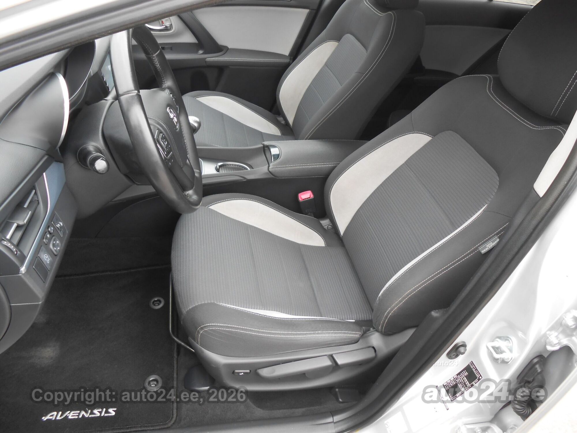 Toyota Avensis 1.6 D-4D 82kW 2016, photo 7/10