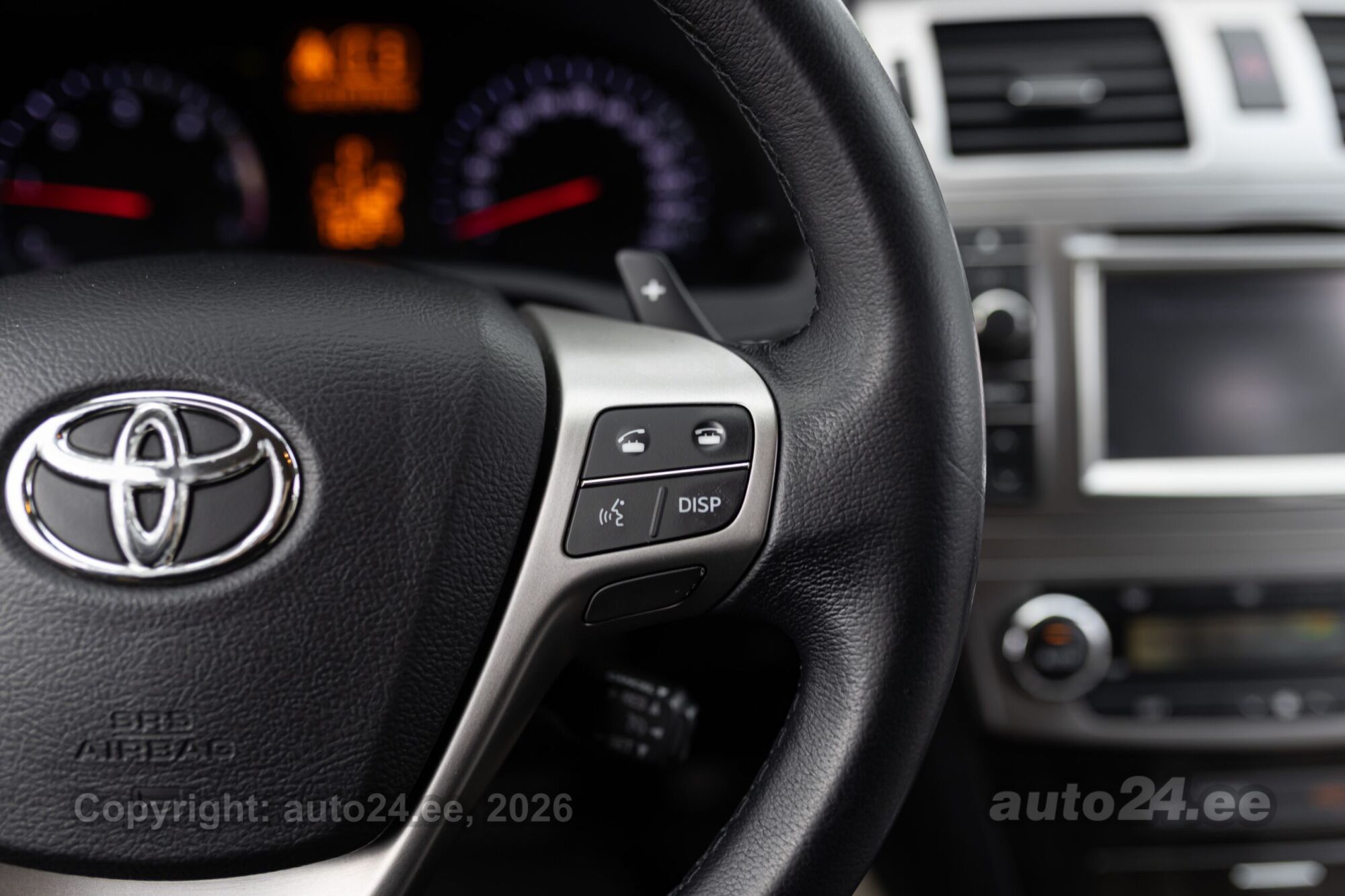 Toyota Avensis 2014 — фото 24