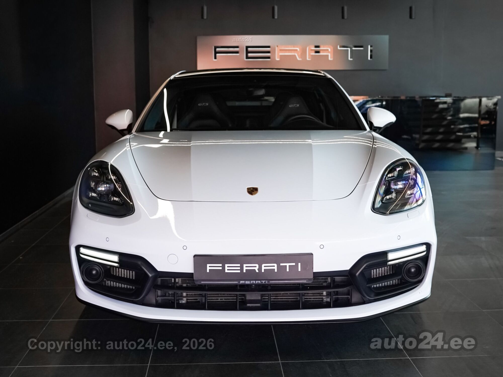 Porsche Panamera - 3
