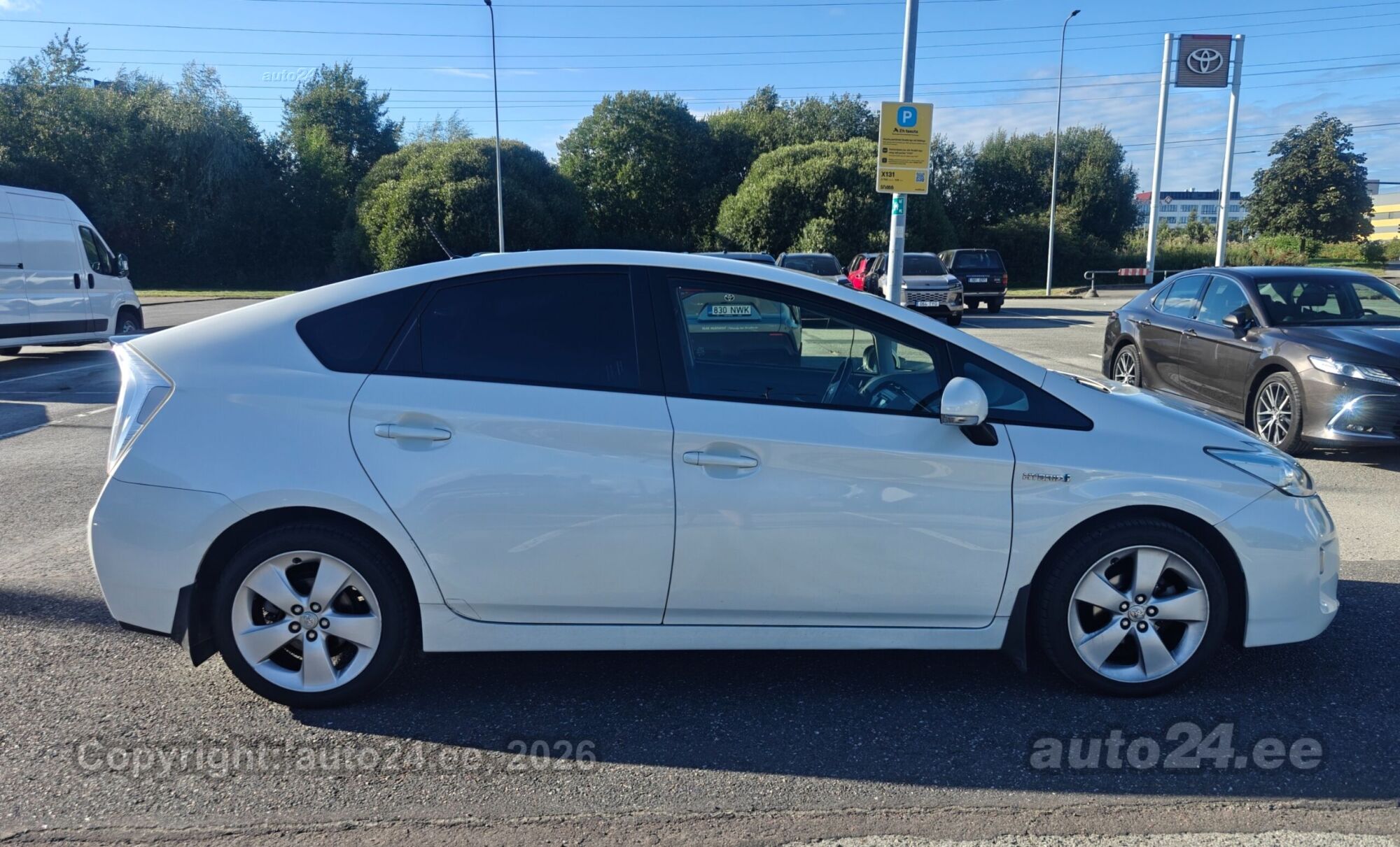 Toyota Prius E-cvt Advanced 1.8 73kW 2013, photo 6/10